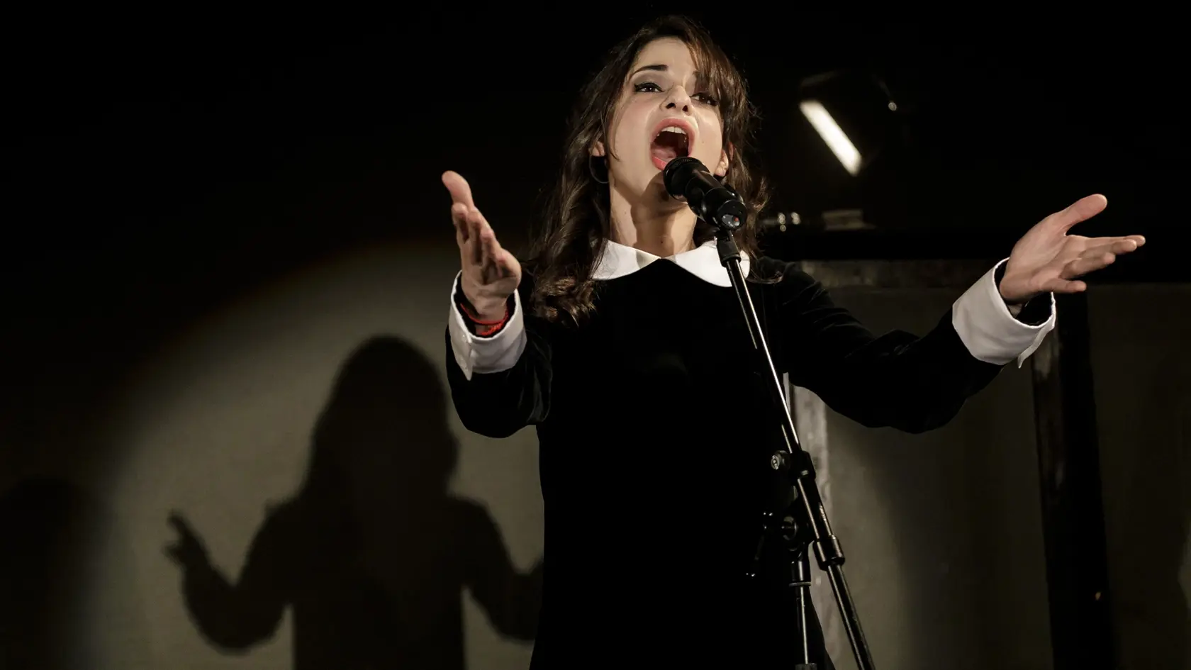 Potokárová počas generálnej skúšky SND k premiére Kabaret normalizácia alebo Modlitba pre Martu.