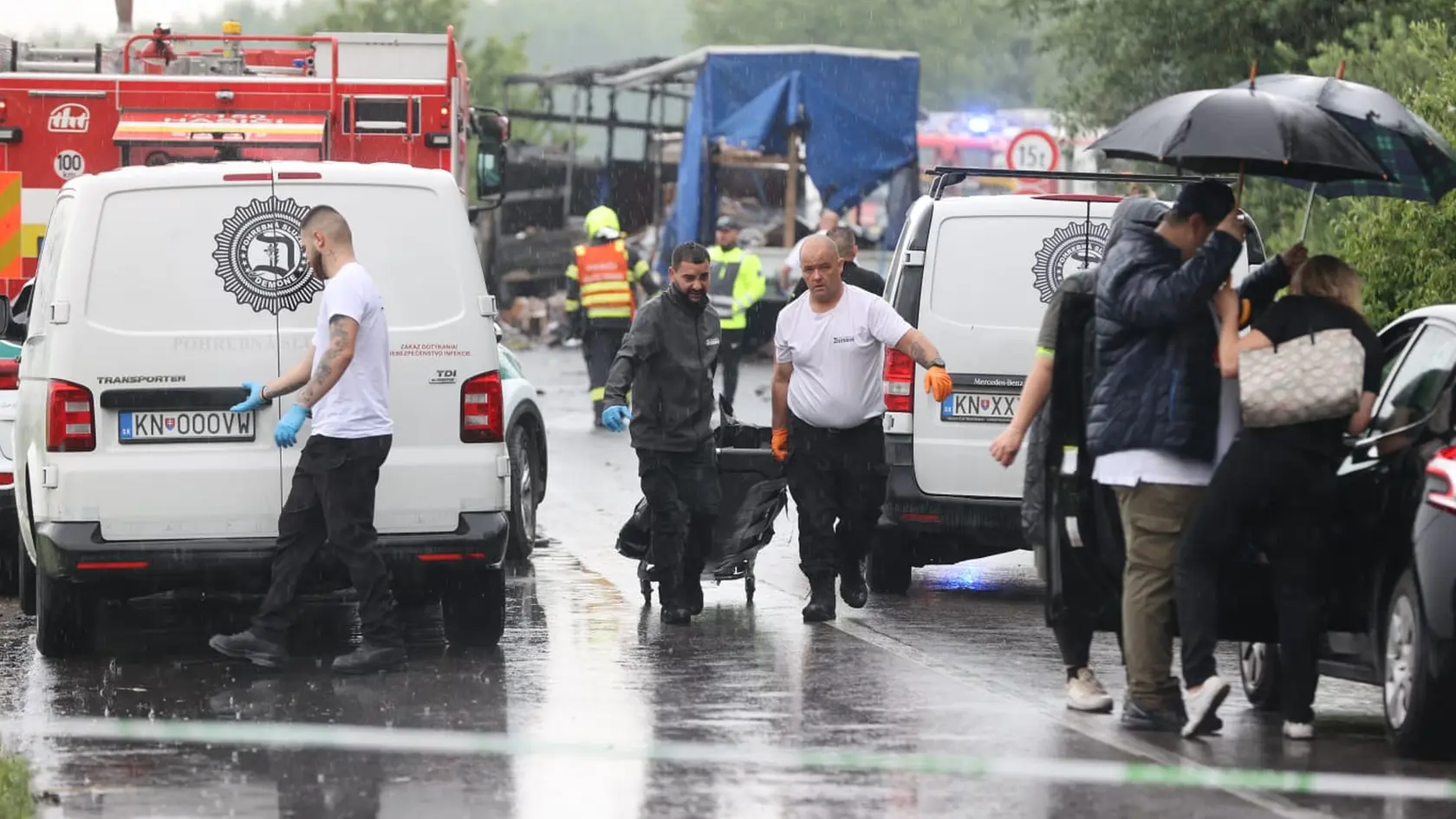 Zábery z miesta tragickej nehody.