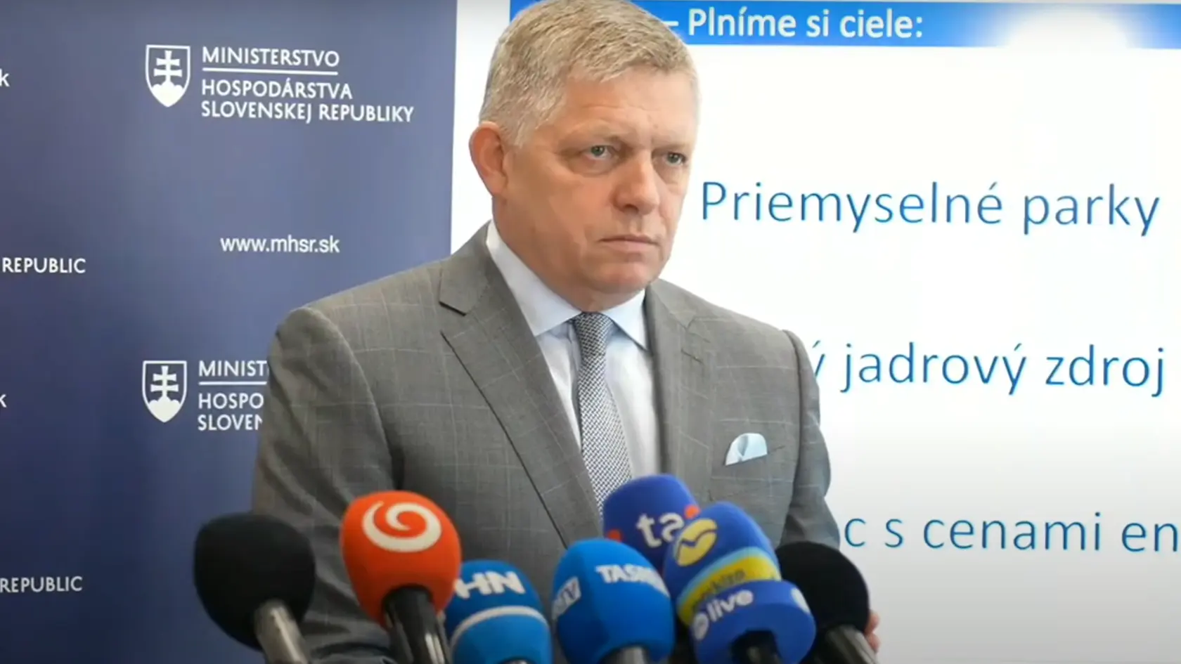 Premiér Robert Fico sa nestotožňuje s novou smernicou.