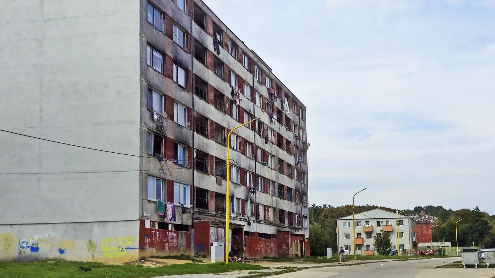 Aj na Luníku IX sa podľa jednej z obyvateľov dá viesť skromný, no normálny život.