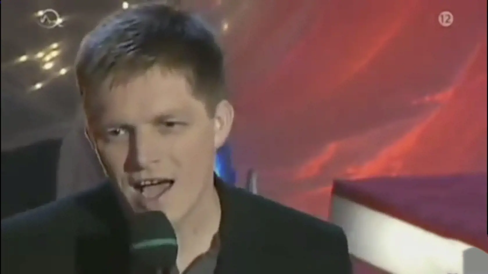 Televíznu šou si v minulosti užil aj Robert Fico. V relácii Slávici na ulici sa však neobjavil ako divák, ale ako súťažiaci.