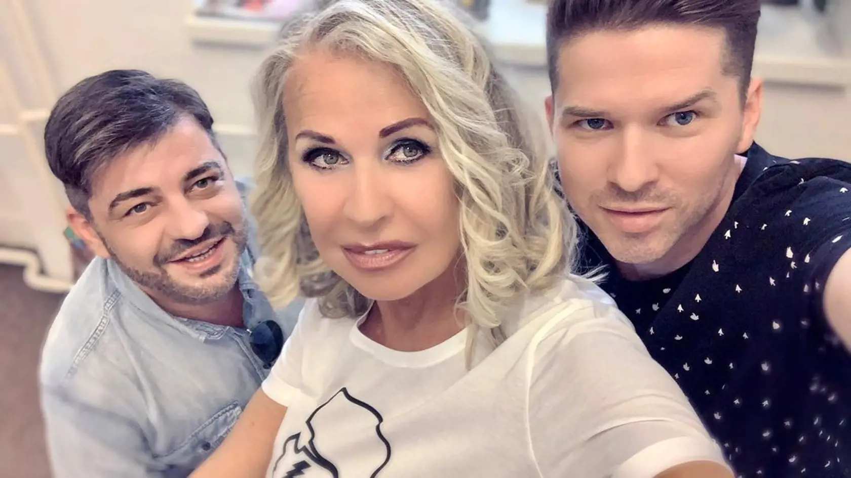 Eva Mázikova túto fotku nešťastne vyretušovala.