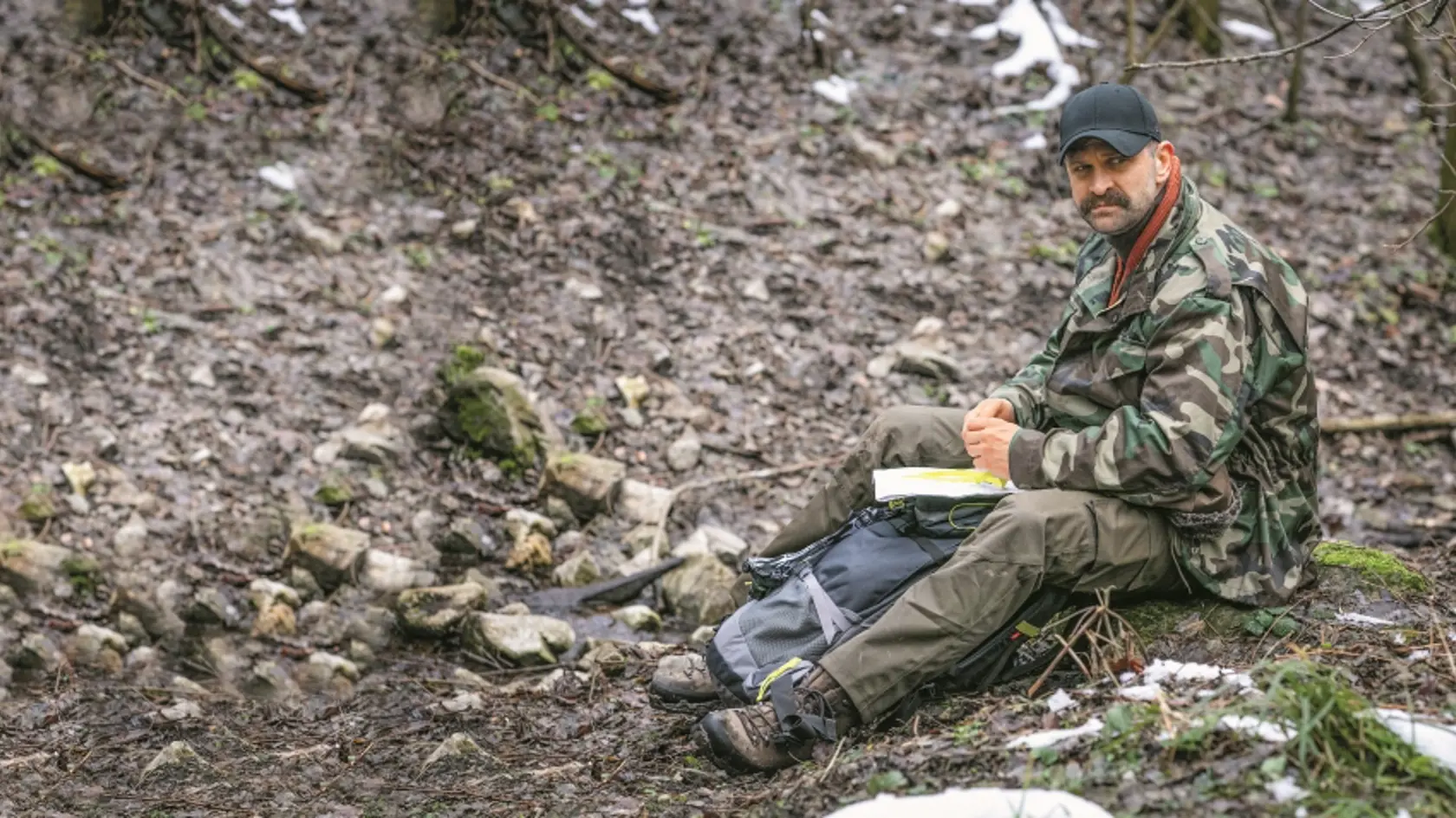 Medzi hlavnými postavami v trojdielnom seriáli Trhlina sa objaví aj Tomáš Maštalír. Nakrúcanie prebiehalo doslova v bojových podmienkach pohoria Tribeč, kde za záhadných okolností reálne miznú ľudia.