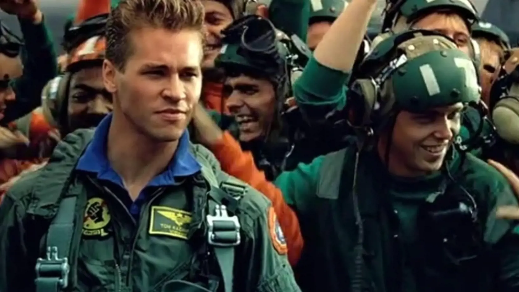 Sexi Val Kilmer vo filme Top Gun.