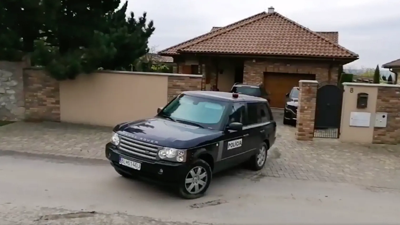 Zásah NAKA v dome u Tibora Gašpara a jeho zadržanie.