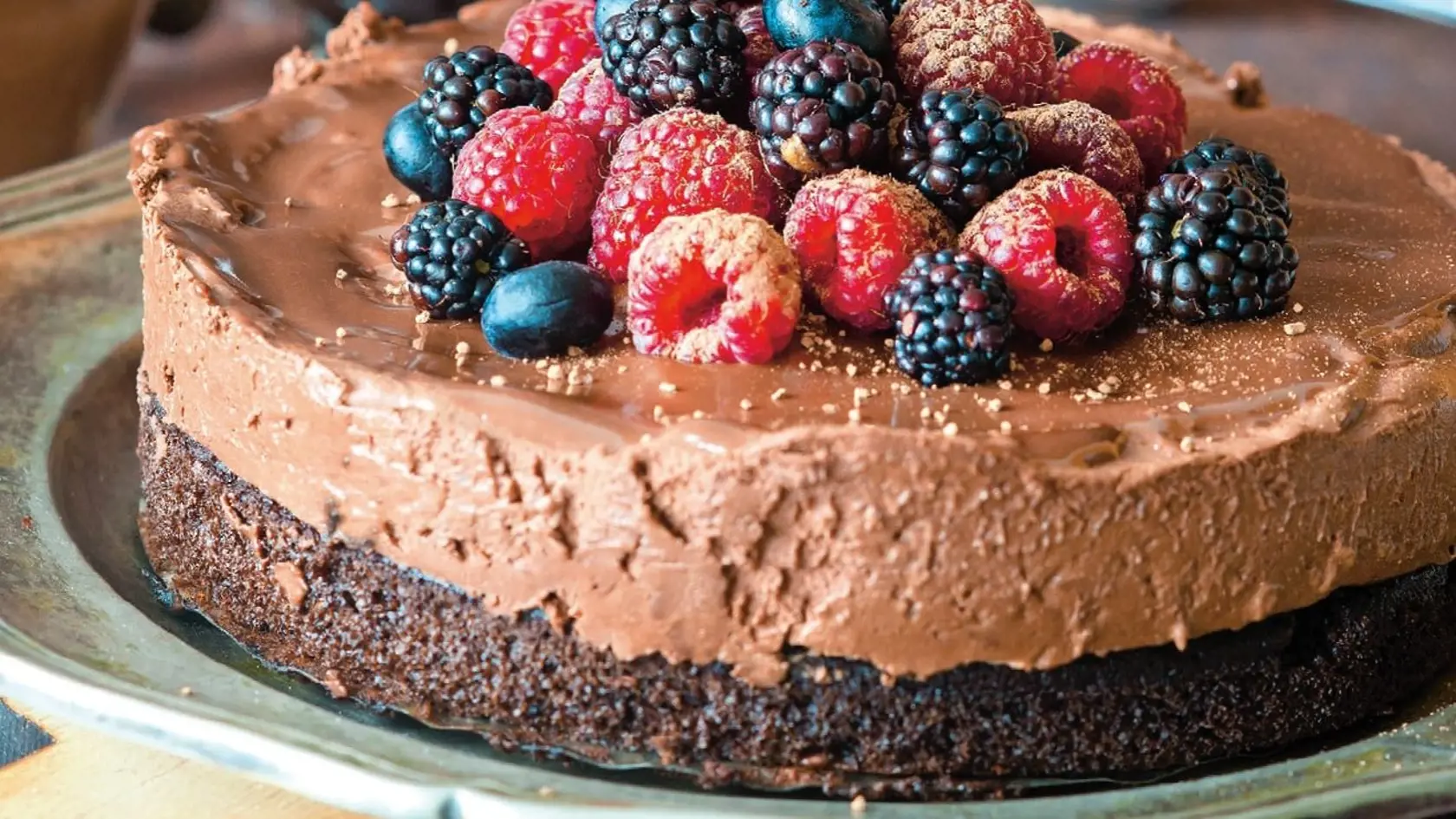 Torta s čokoládovou penou a ovocím