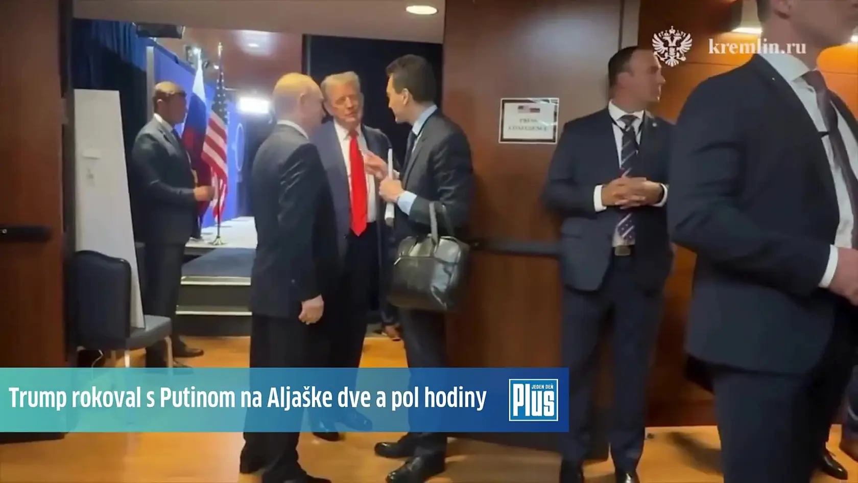 Témou rokovaní za zatvorenými dverami bolo možné prímerie vo vojne na Ukrajine. Okrem Trumpa a Putina sa na nich zúčastnili aj americký minister zahraničných vecí Marco Rubio a osobitný vyslanec USA Steve Witkoff, ako aj šéf ruskej diplomacie Sergej Lavrov a Putinov poradca Jurij Ušakov.