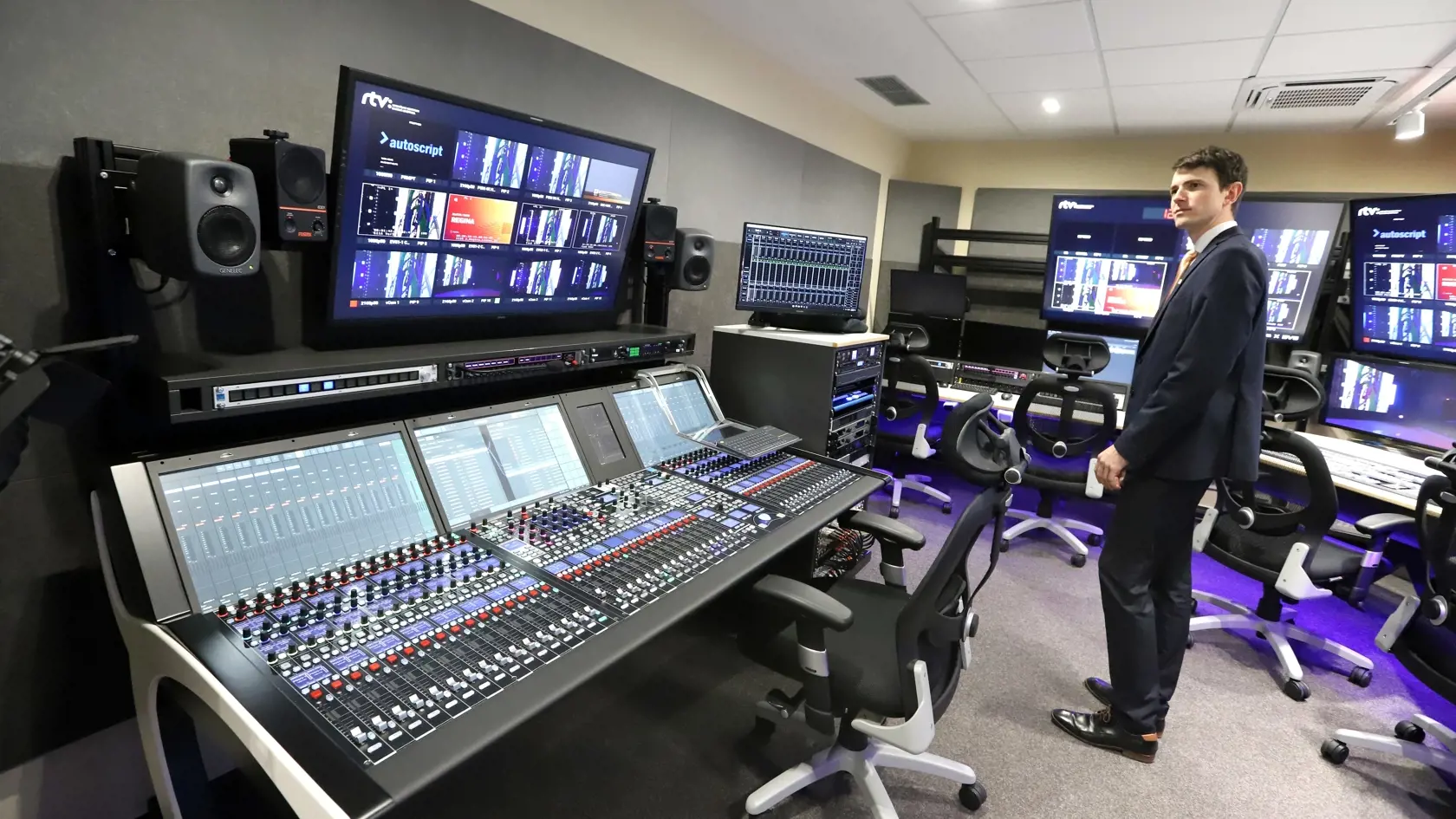 Na snímke televízne štúdio v priestoroch Kreatívneho centra RTVS vybaveného najmodernejšou technikou v Strednej priemyselnej škole Jozefa Murgaša v Banskej Bystrici 19. januára 2024.