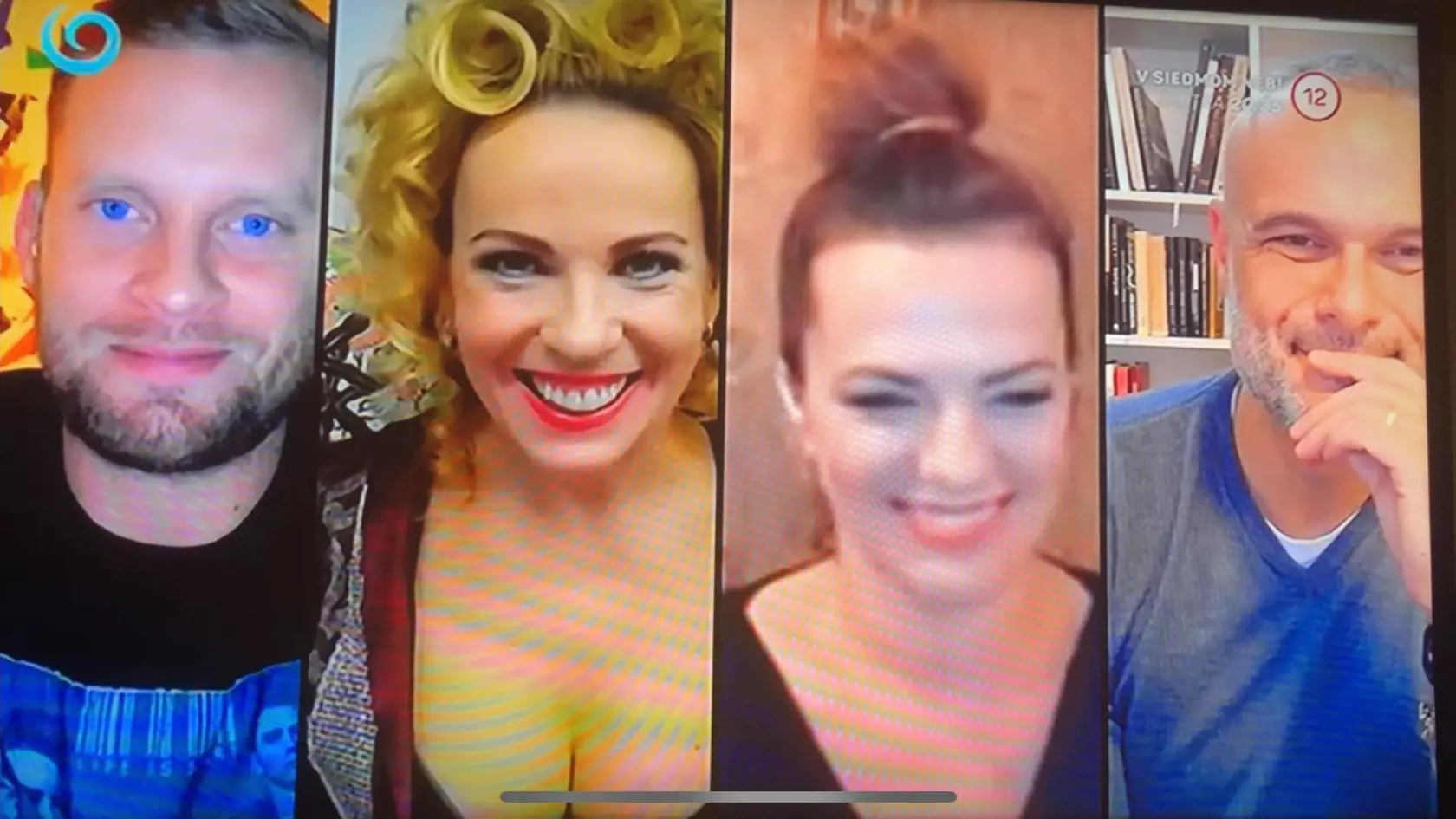 Porotcovia hodnotili cez Skype.