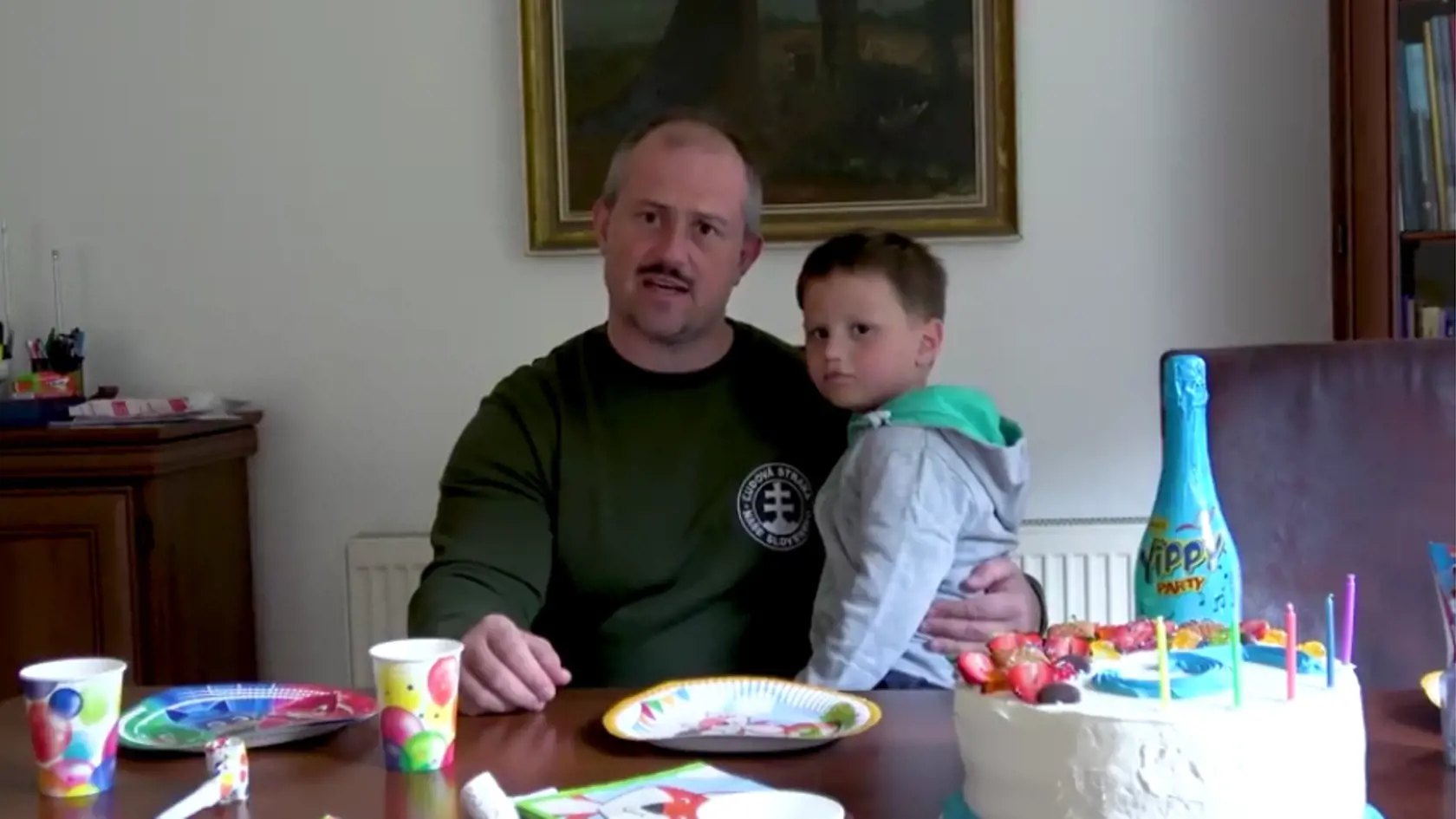 Podľa Frederikiných slov jej exmanžel konečne umožnil aj videohovor so synom. Pre týždenník Šarm prezradila, že to nie je také ružové.