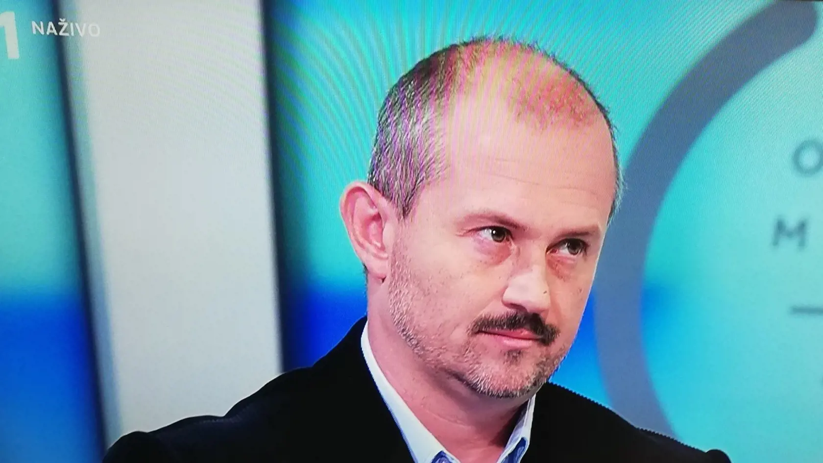 Na otázku, či na malom Ľudkovi Frederika vidí zmeny v správaní, odpovedala, že nie: „Nemám ten pocit. Naozaj sa rozprávame len o hračkách a detských veciach.”
