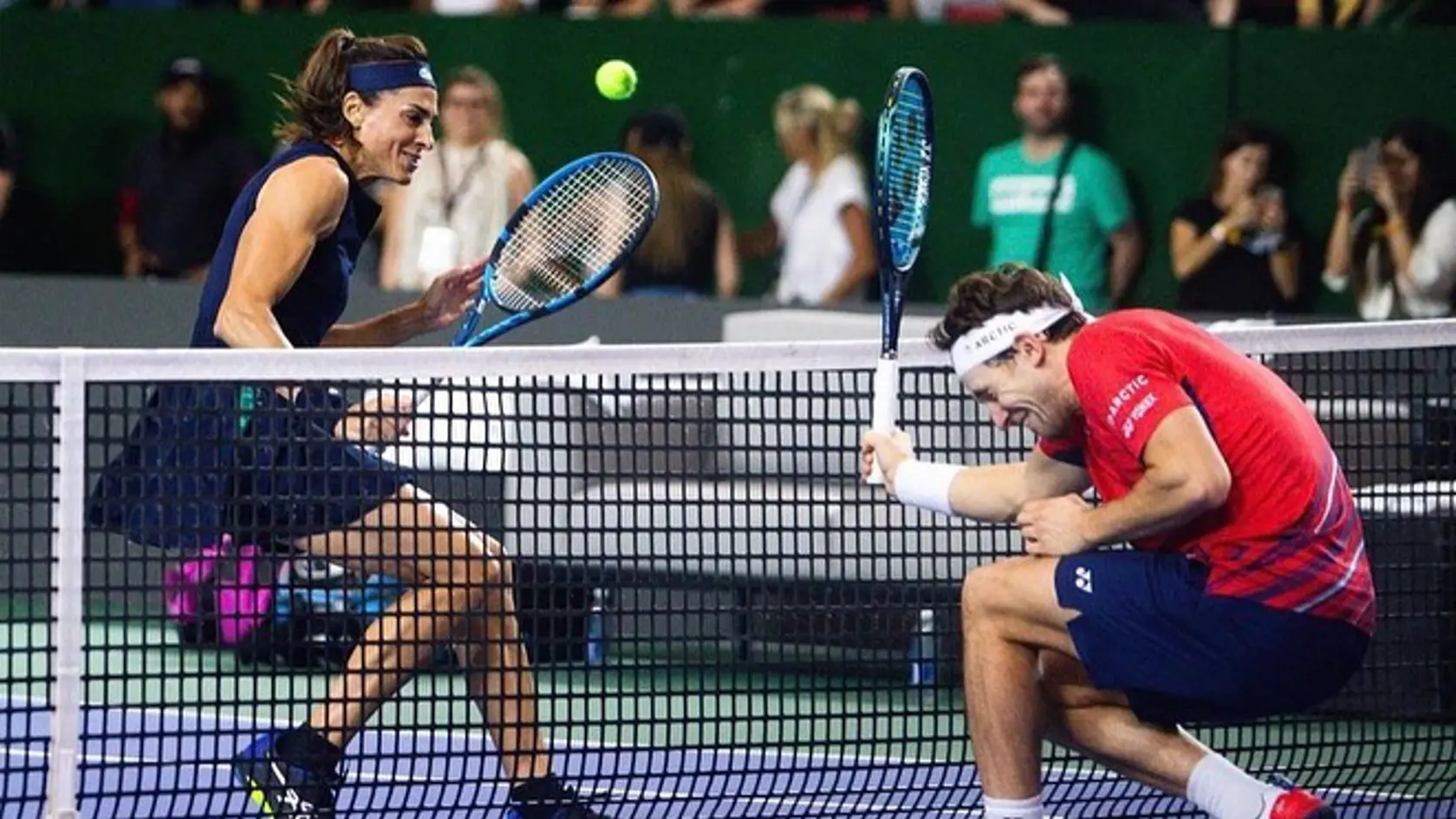 Sabatini a Rafael Nadal sú veľmi dobrí priatelia. Práve preto si to na exhibícii spolu fantasticky užili.