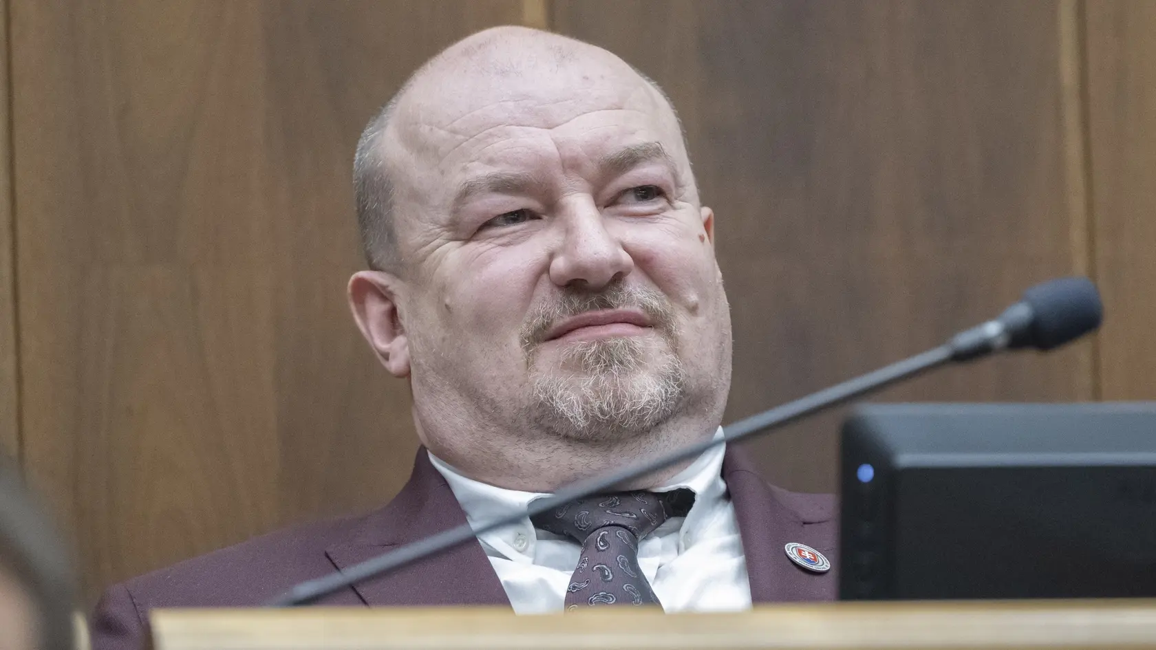 Rudolf Huliak nenecháva v rezorte kameň na kameni.