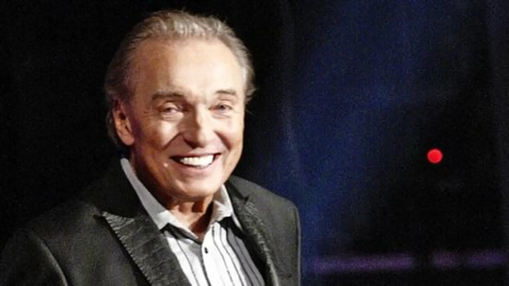 Karel Gott čaká na výsledky vyšetrení. Verme, že budú dobré.