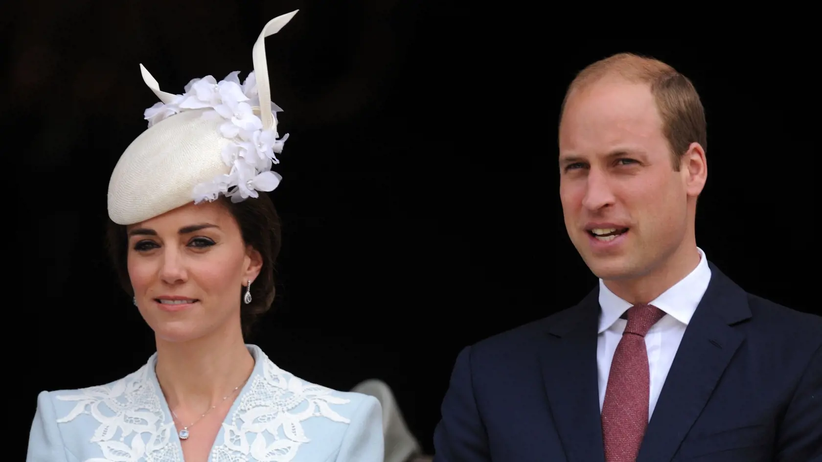 William a Kate sa na verejnosti vyhýbajú telesným dotykom. 