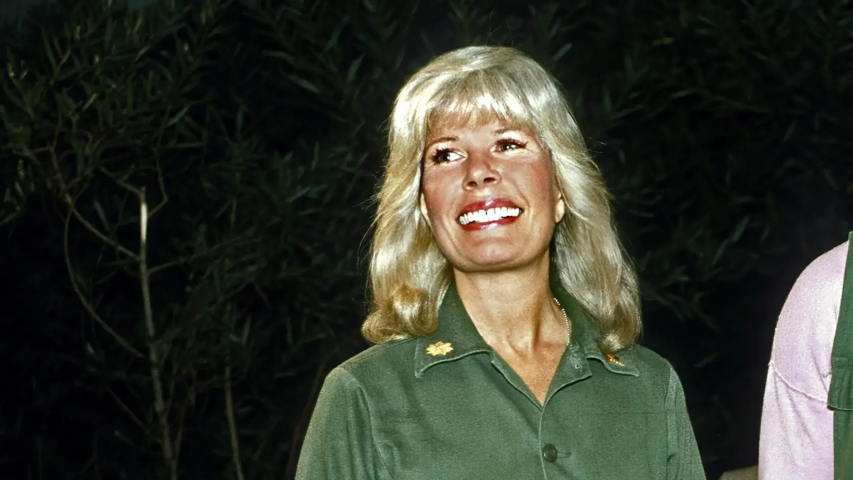 Loretta získala za postavu Margaret Houlihanovej dve televízne ceny Emmy.