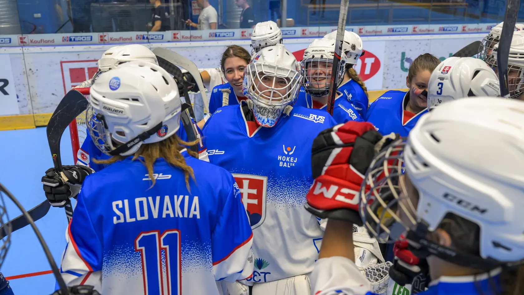 Na snímke slovenské hokejbalistky na majstrovstvách sveta junioriek v hokejbale.