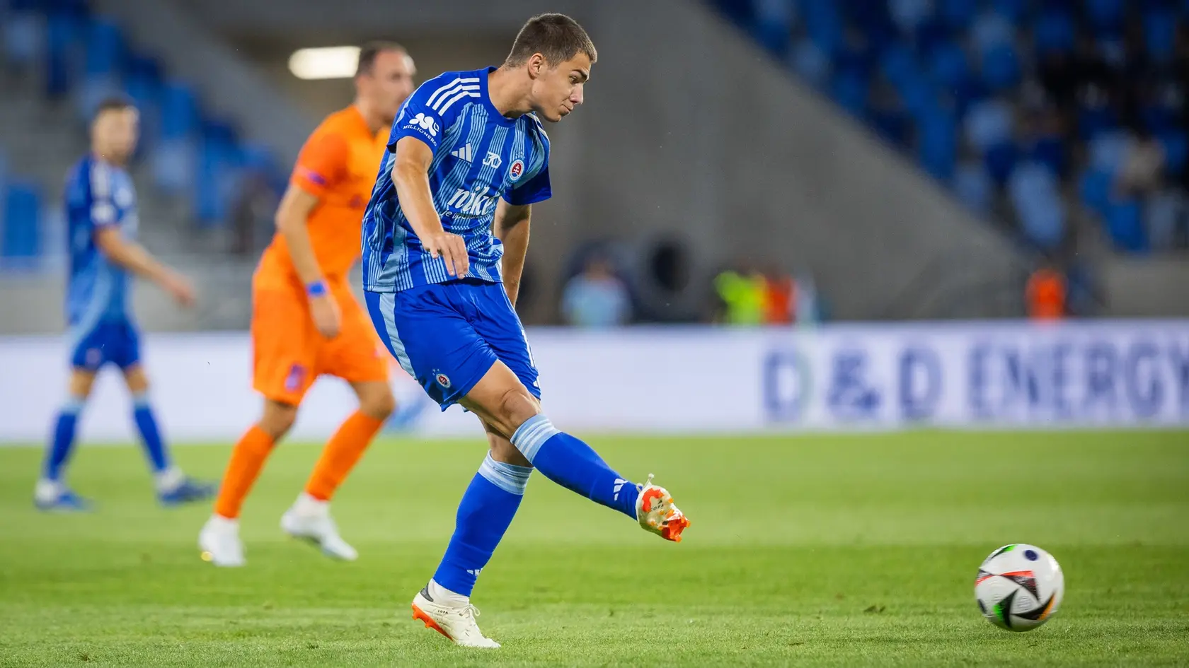 Odveta 2. predkola Ligy Majstrov ŠK Slovan Bratislava - NK Celje. Na snímke Maxim Mateáš. 