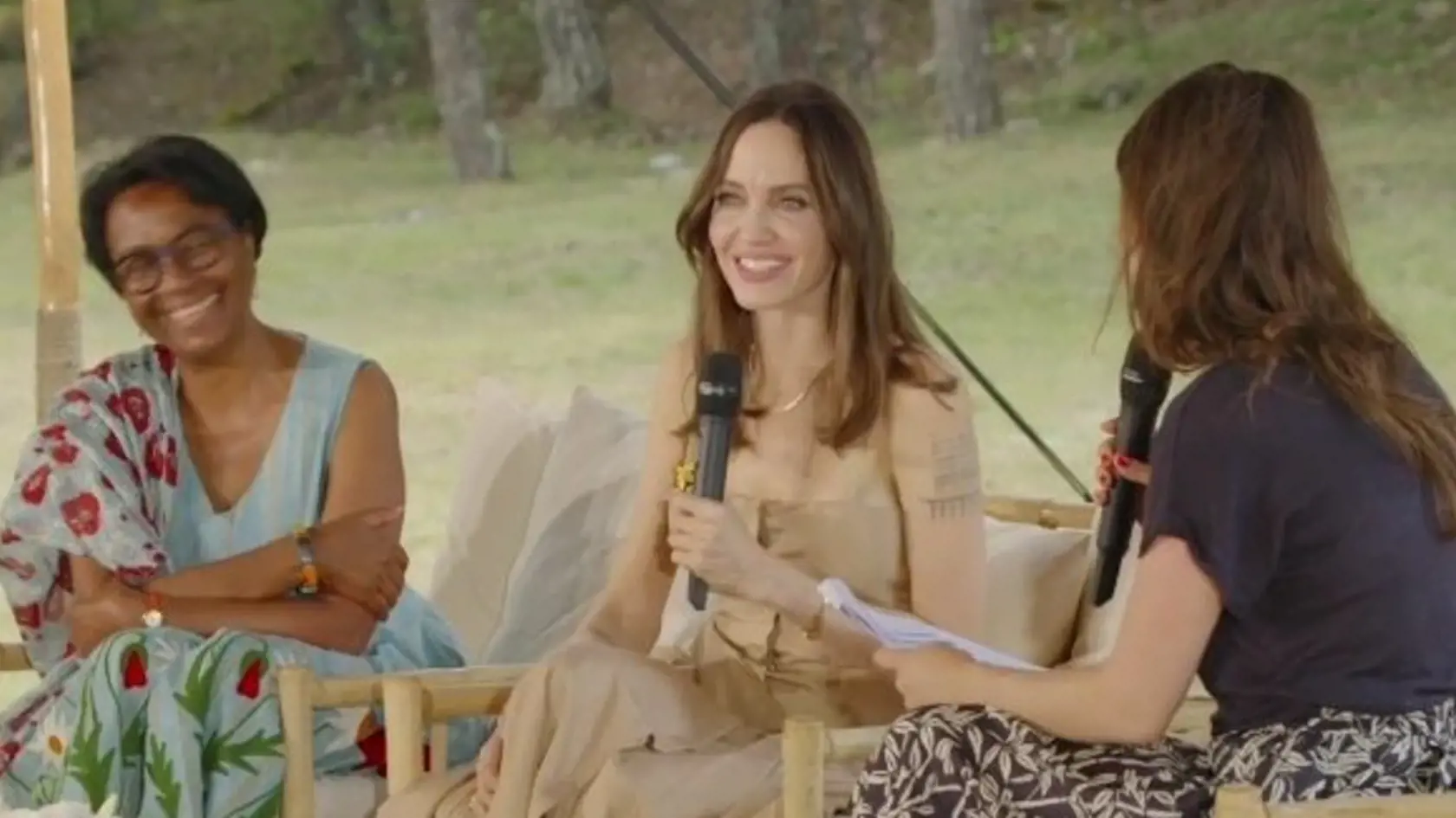 Angelia sa zúčastnila aj tlačovej konferencie UNESCO.