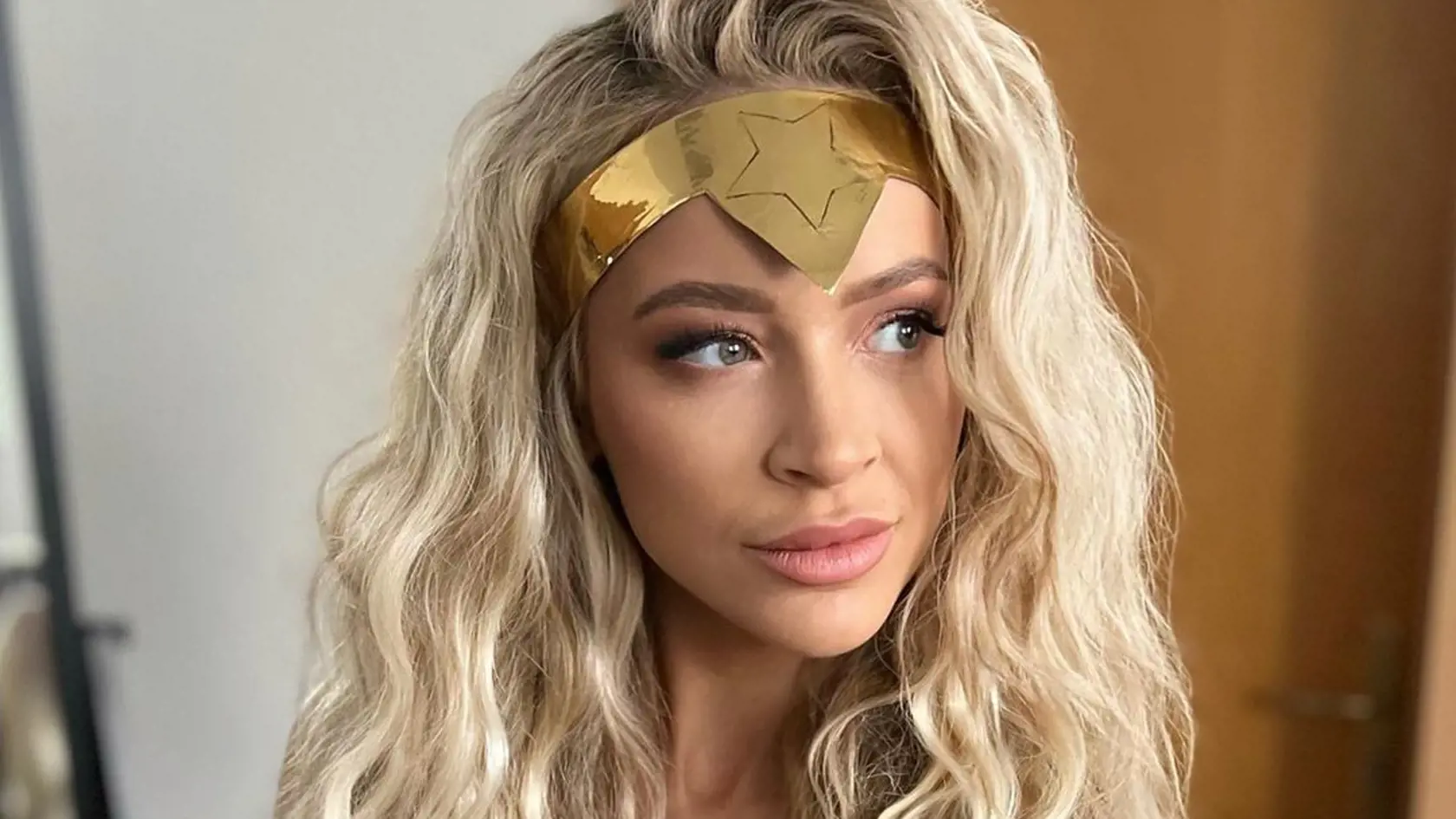 Svetlo sveta by mal čoskoro uzrieť nový song. Dominika je v ňom Wonder Woman!