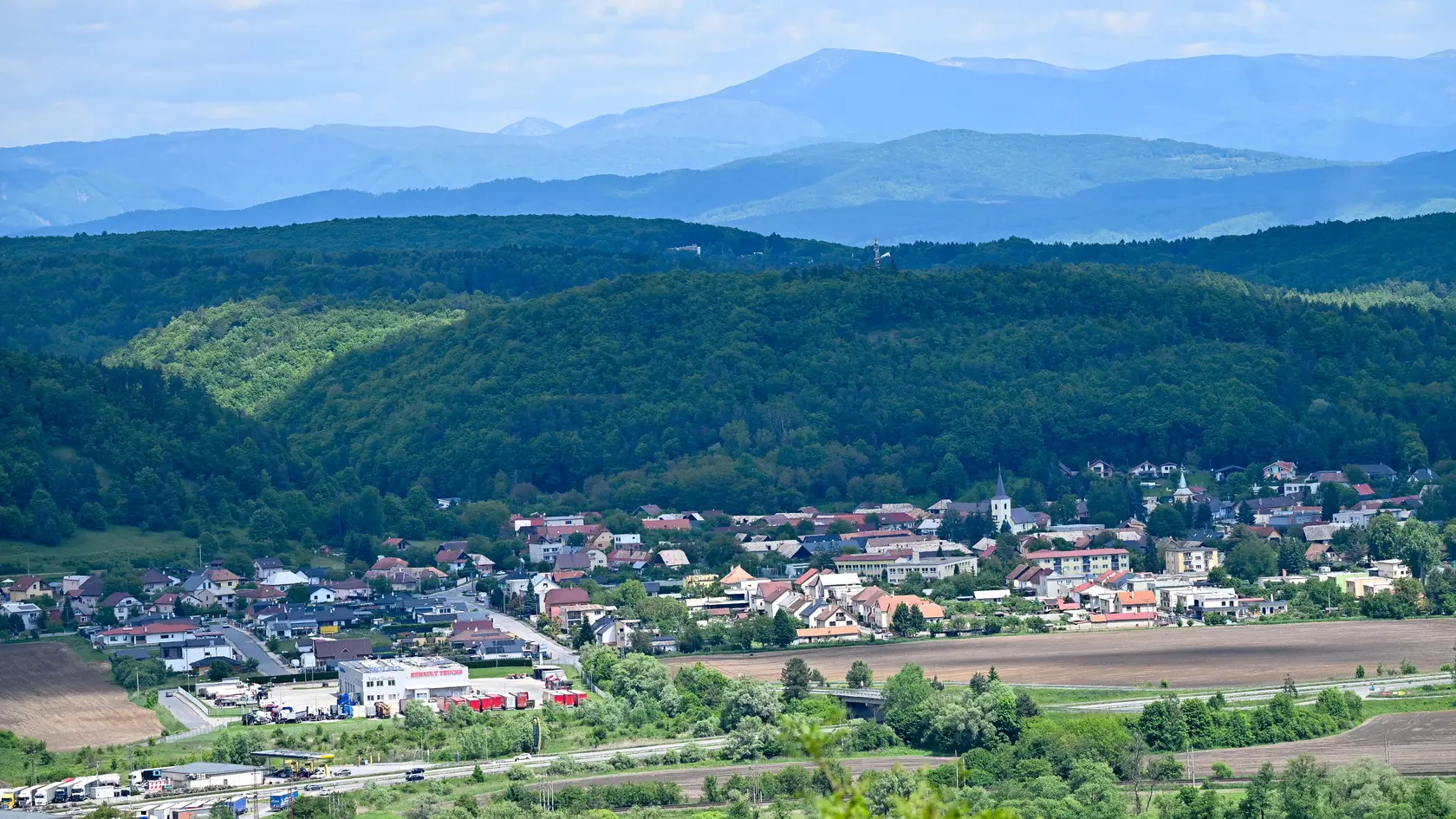 Obec Budča na predmestí Zvolena ťaží z svojej polohy aj ľudského potenciálu.