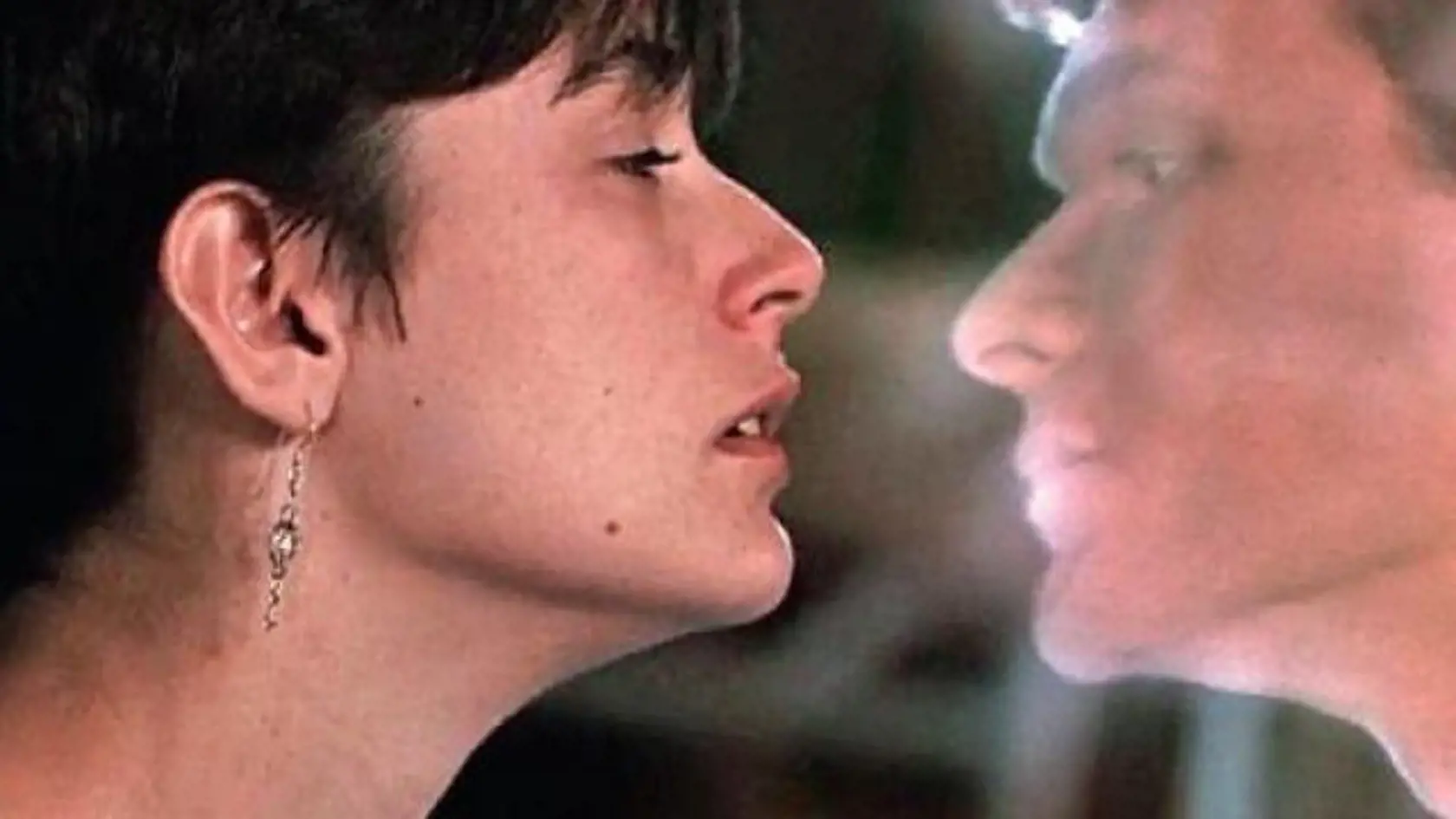 Demi Moore a Patrick Swayze vo filme Duch. 