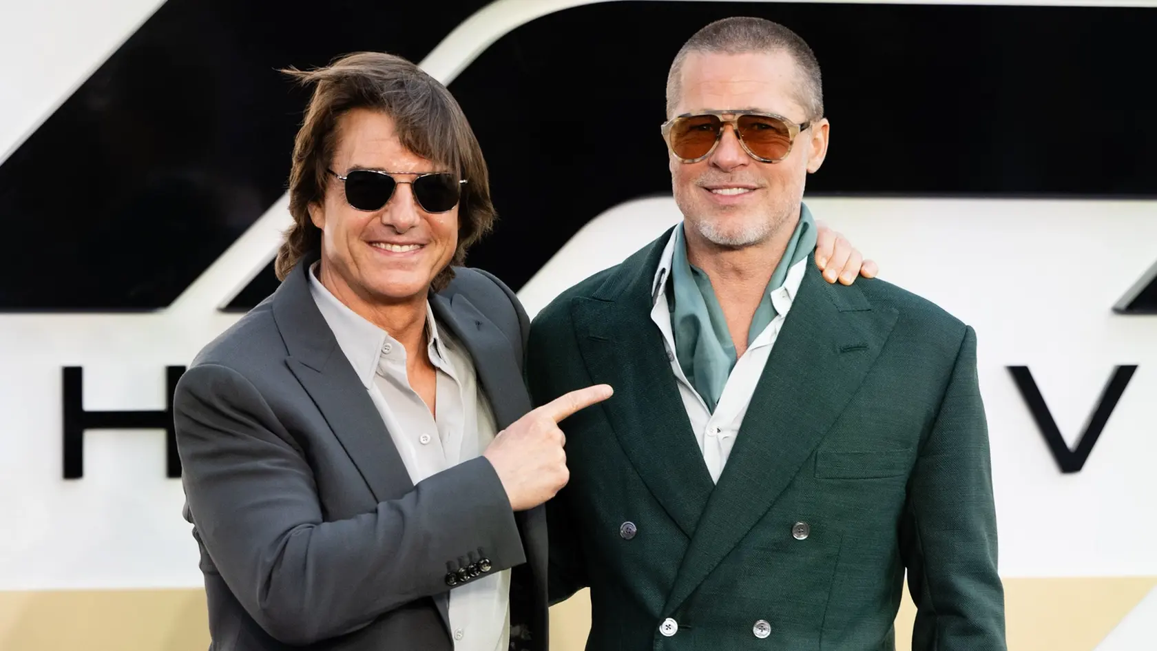 Tom Cruise a Brad Pitt na premiére filmu F1 v Londýne.