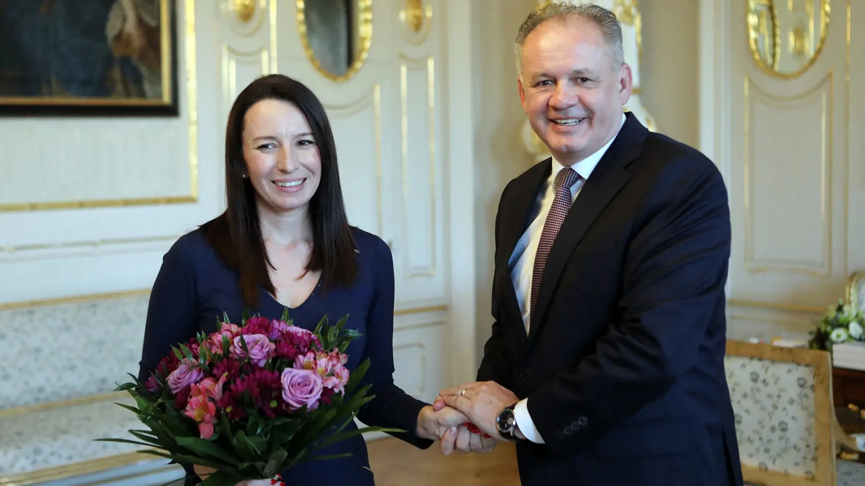Prezident SR Andrej Kiska počas stretnutia s Hedvigou Malinovou Žkovou v Prezidentskom paláci 28. novembra 2018.