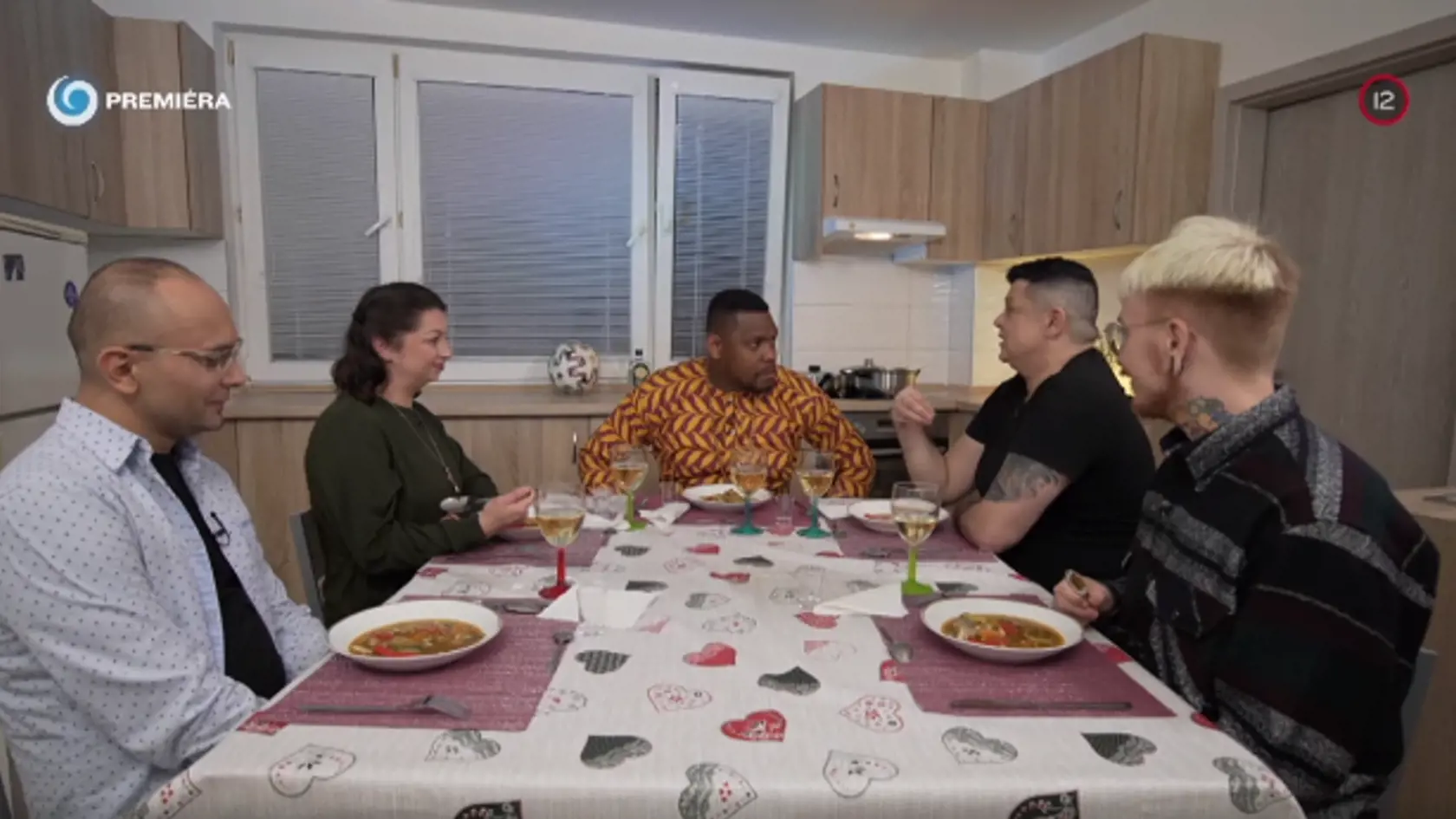 Erik Hilár sa vracia do Bez servítky. Po rokoch sa vôbec nezmenil!