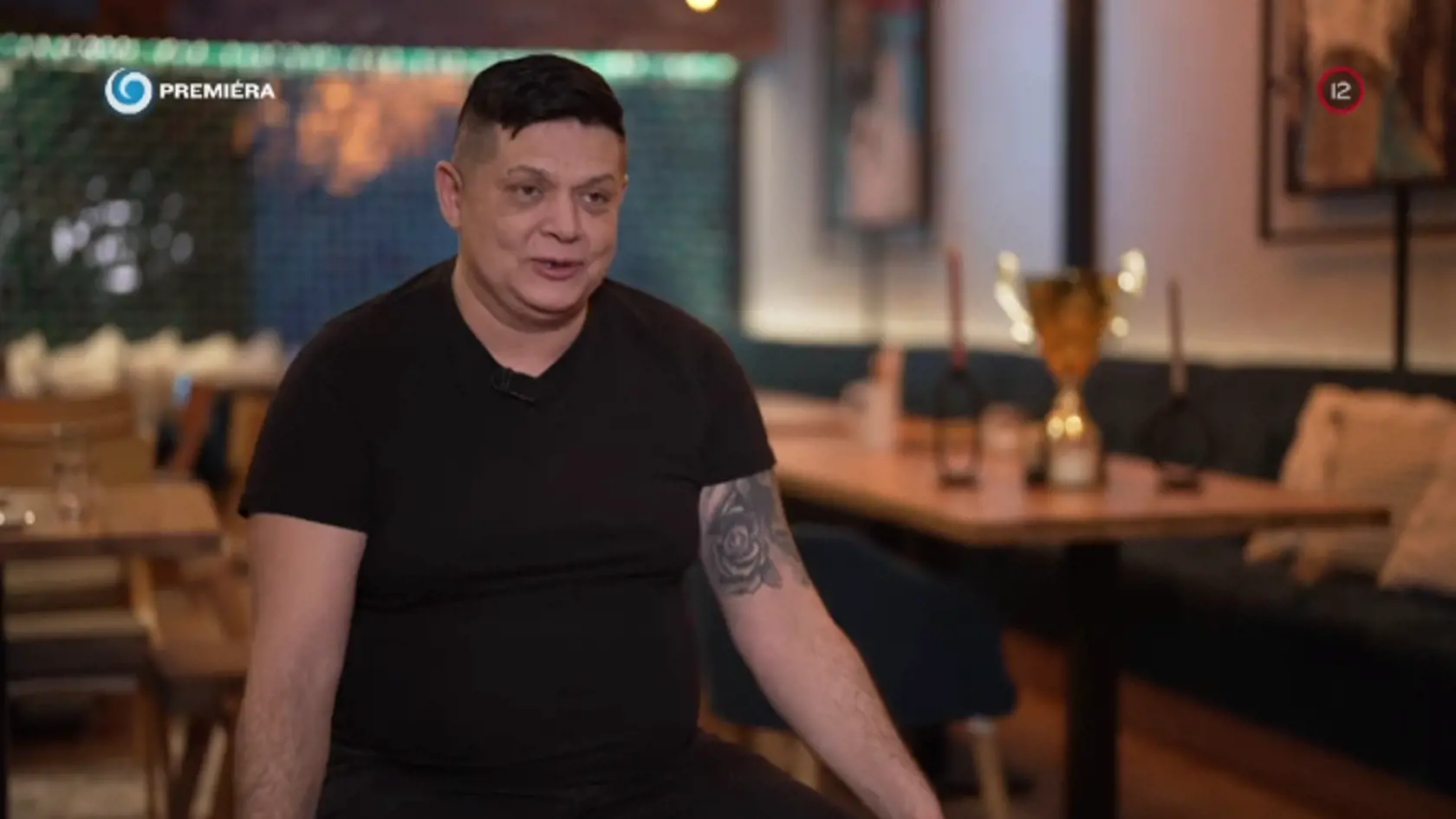 Erik Hilár varí tento týždeň v šou Bez servítky.
