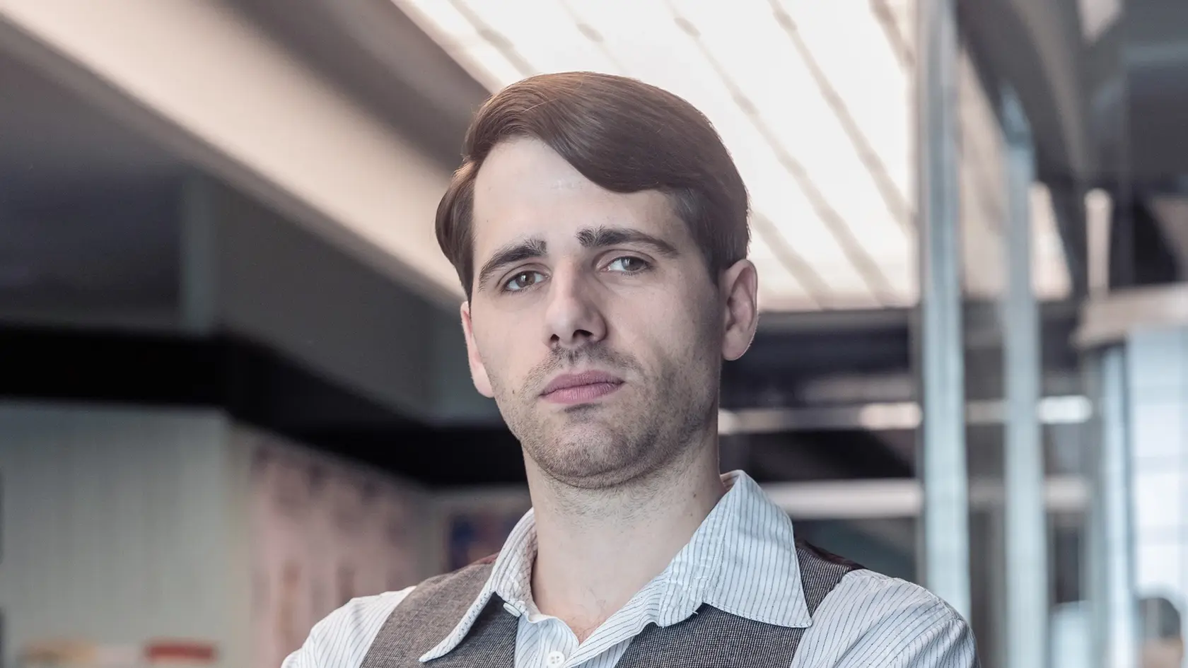 Filip Šebesta účinkuje v seriáli Dunaj, k vašim službám.