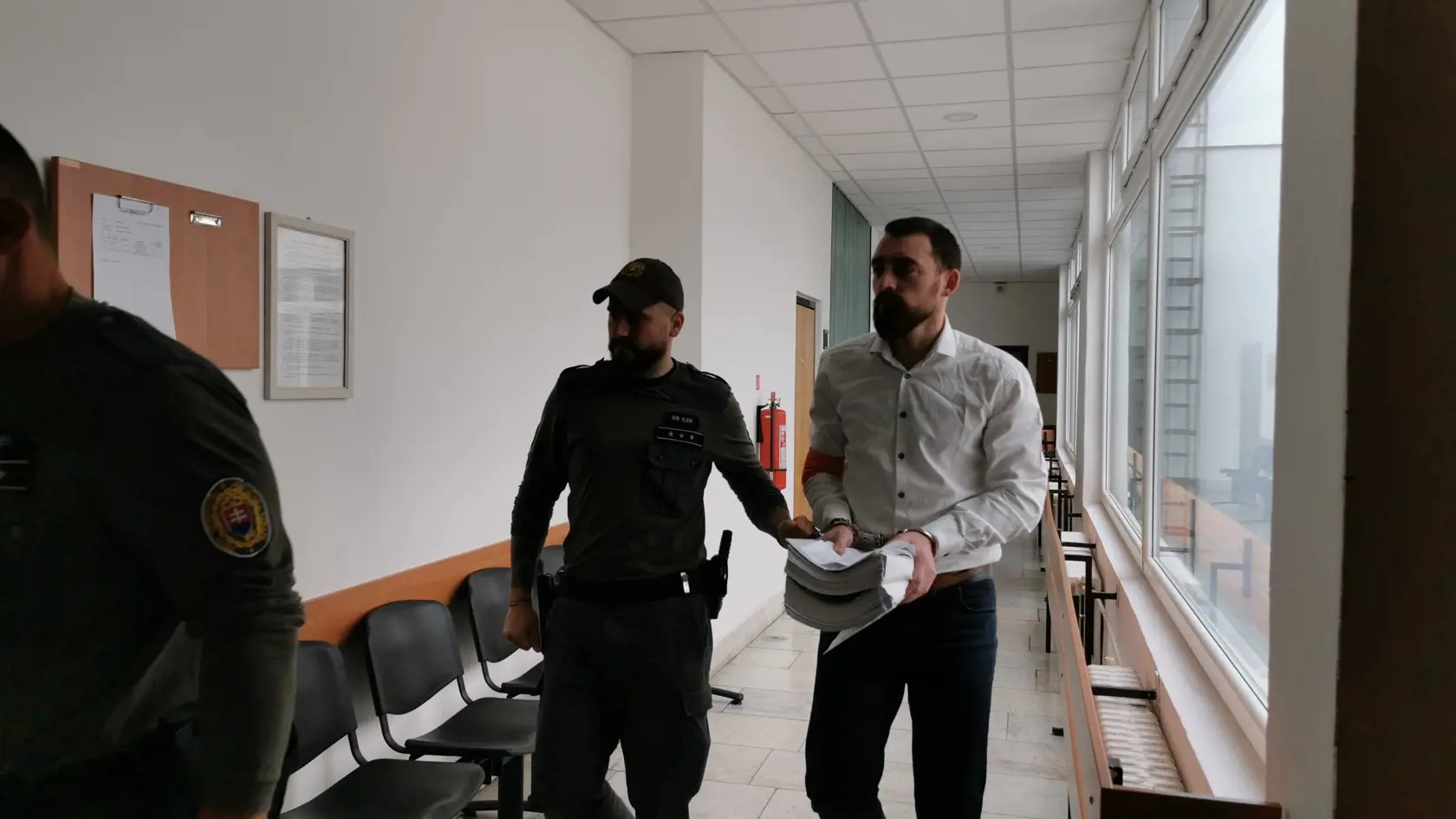 Trenčiansky Okresný súd sa mal zaoberať aj predbežným prejednaním obžaloby v prípade obzvlášť závažného zločinu podvodu.