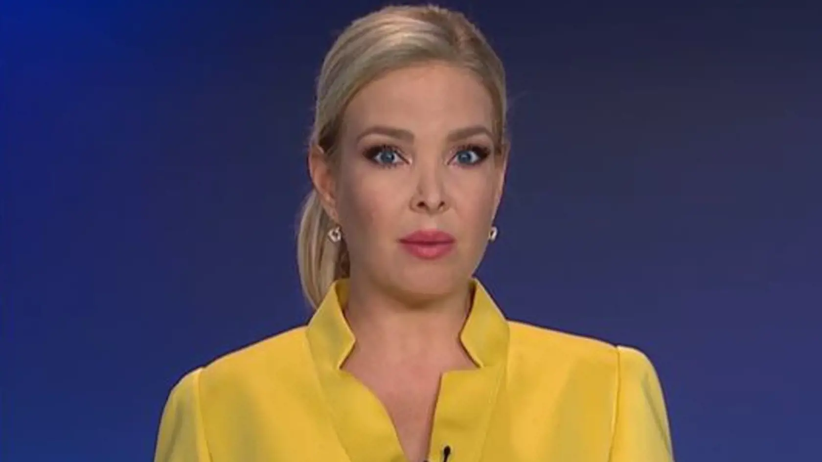 20. 10. 2022: Tehotná Lucia Barmošová počas moderovania správ na JOJ.