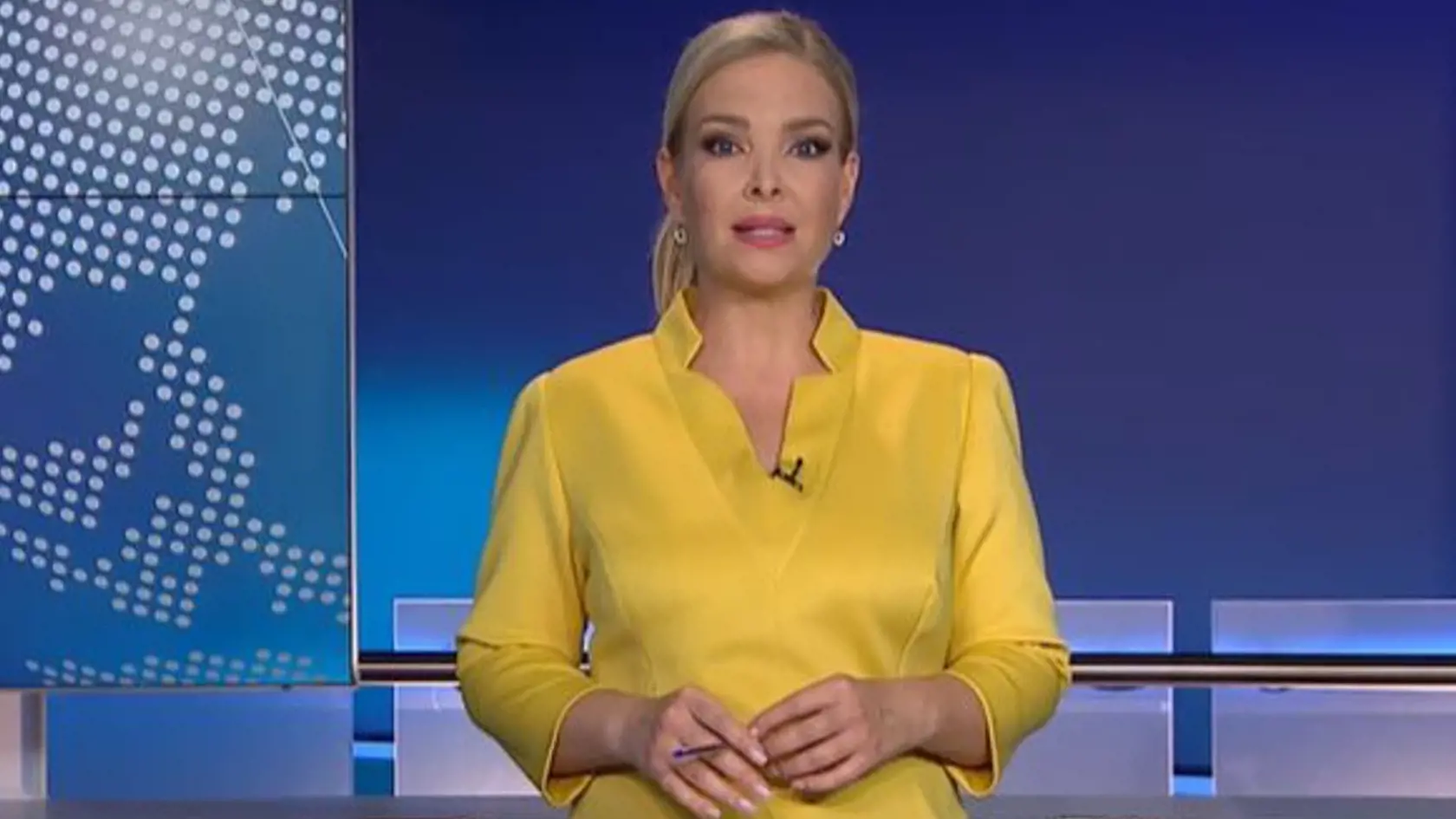 20. 10. 2022: Tehotná Lucia Barmošová počas moderovania správ na JOJ.