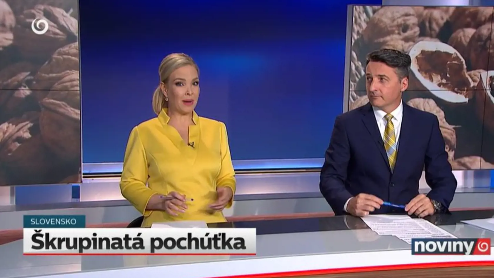 20. 10. 2022: Tehotná Lucia Barmošová počas moderovania správ na JOJ.