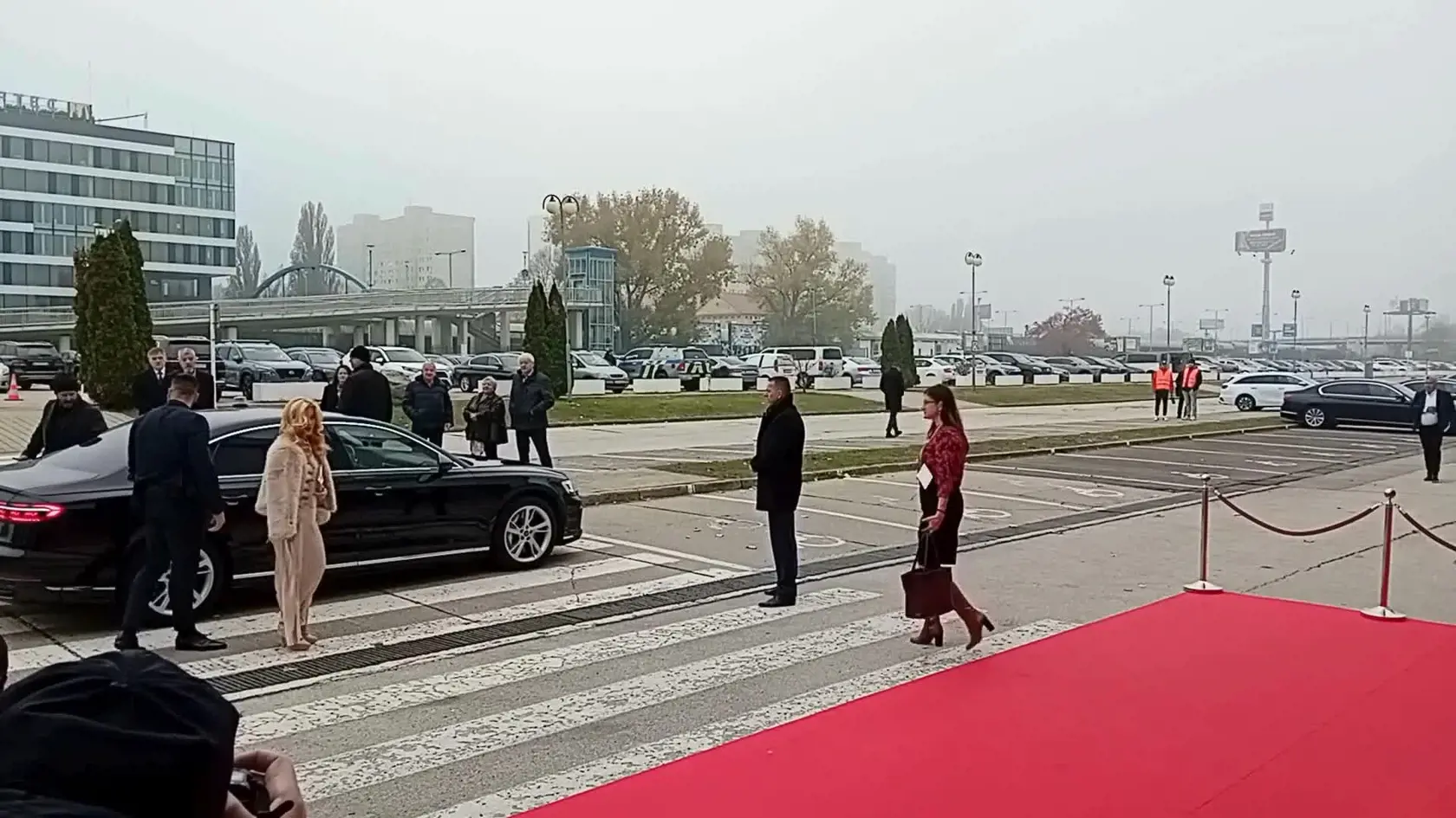 Strana Smer oslávila 25 rokov: Na červenom koberci nechýbať vzácni koaliční partneri