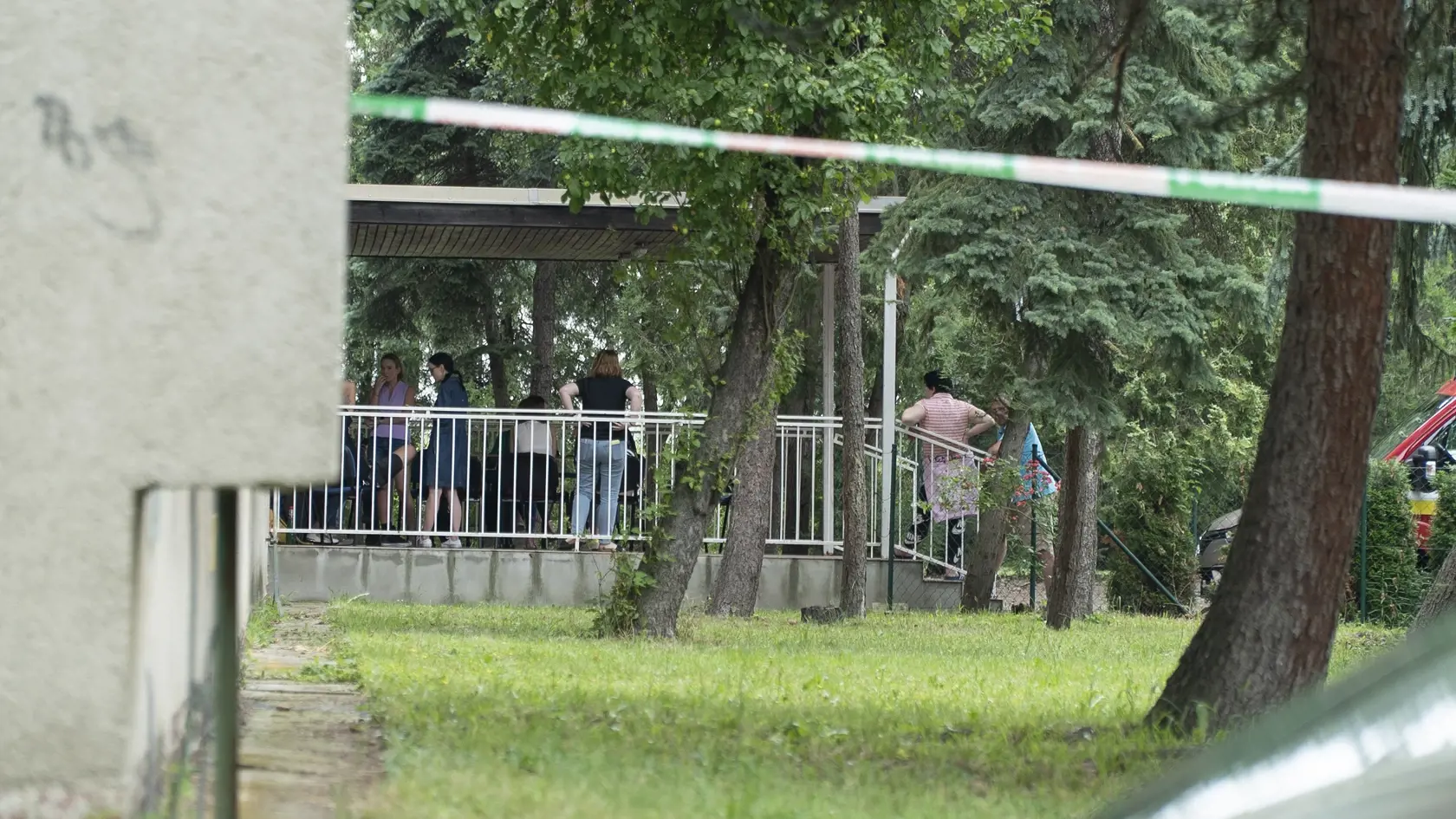 Na bratislavskej škole na Skalickej ulici došlo k sobotu (1.7.) k tragickému incidentu. V priestoroch vzdelávacieho zariadenia vypukol požiar. Privolaní hasiči po jeho uhasení našli na mieste telo muža bez známok života.