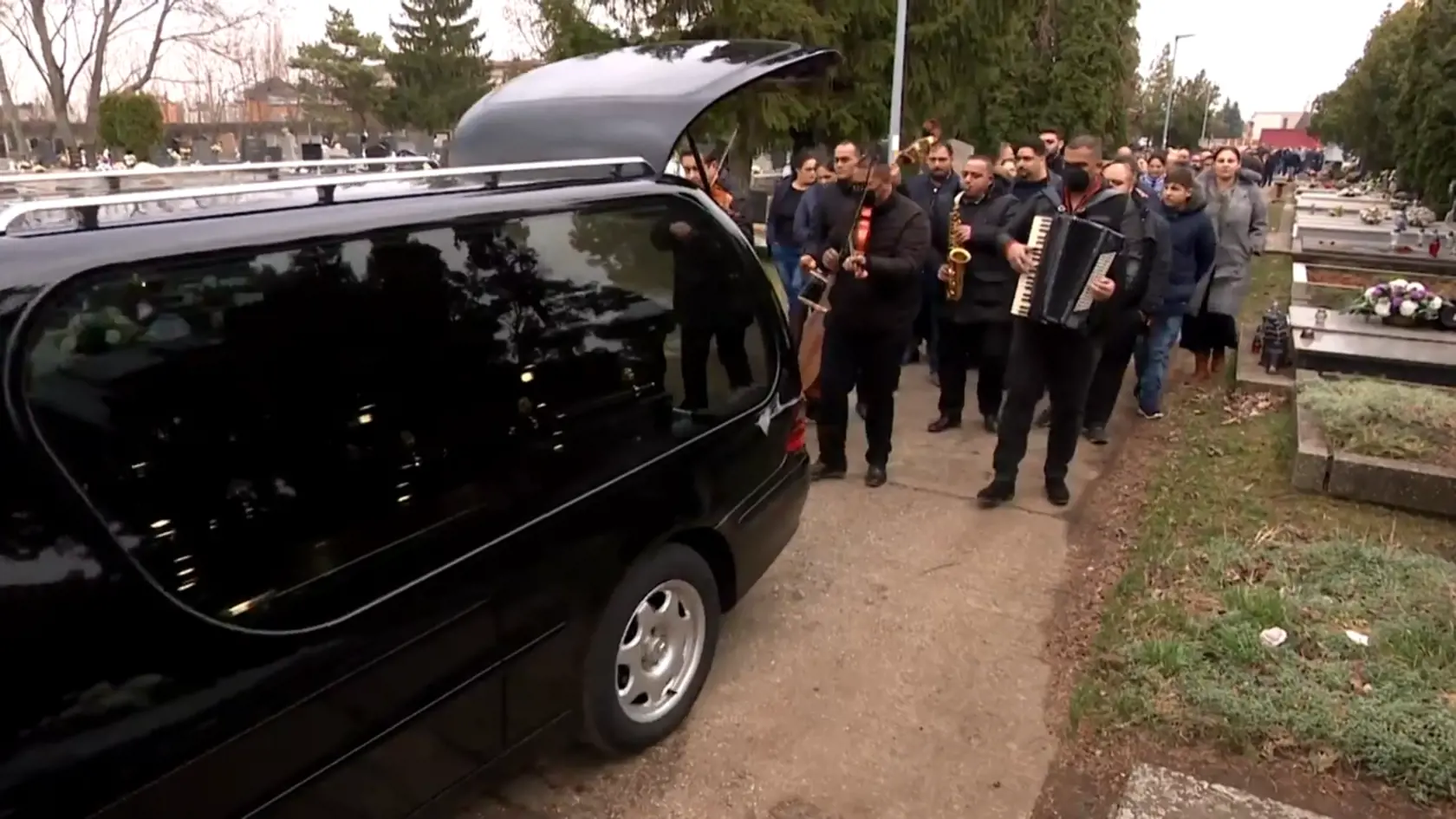 Jenda prišli odprevadiť Rómovia nielen z domova, ale aj zo zahraničia.