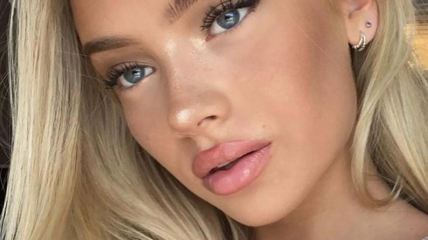 Modelka Emma Ellingsen (19)