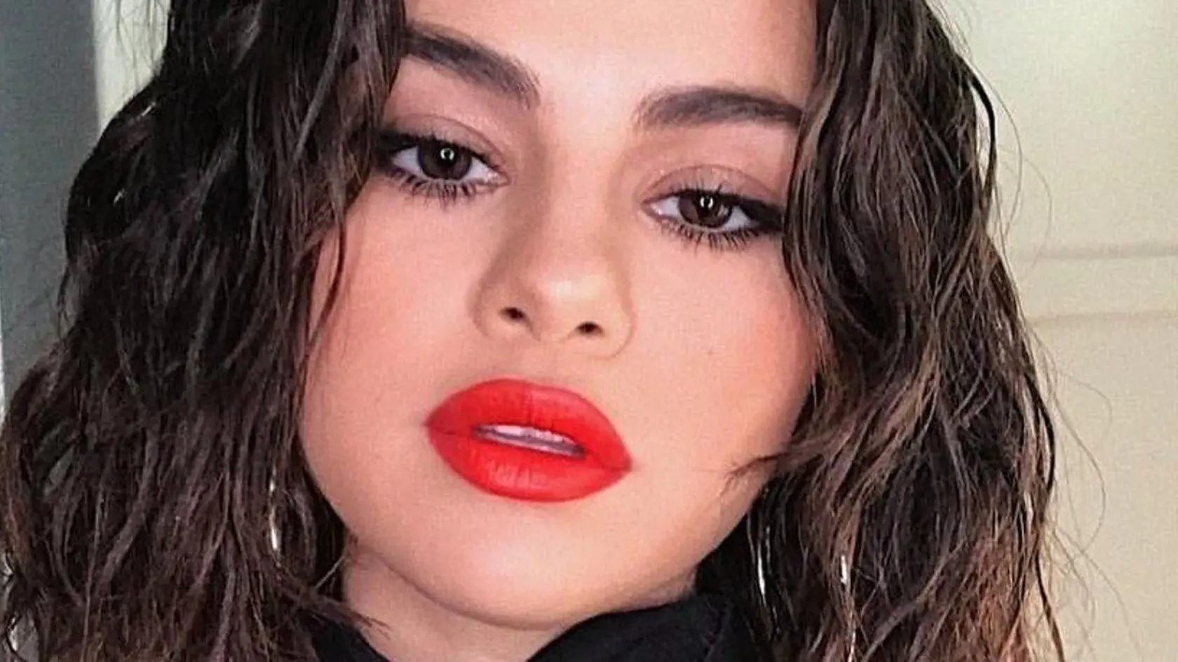 Selena Gomez je späť a v skvelej forme.