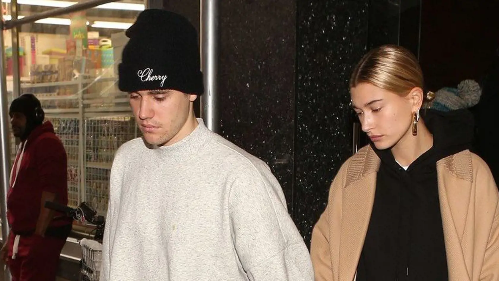 Spevák Justin Bieber by sa mal mať na pozore.