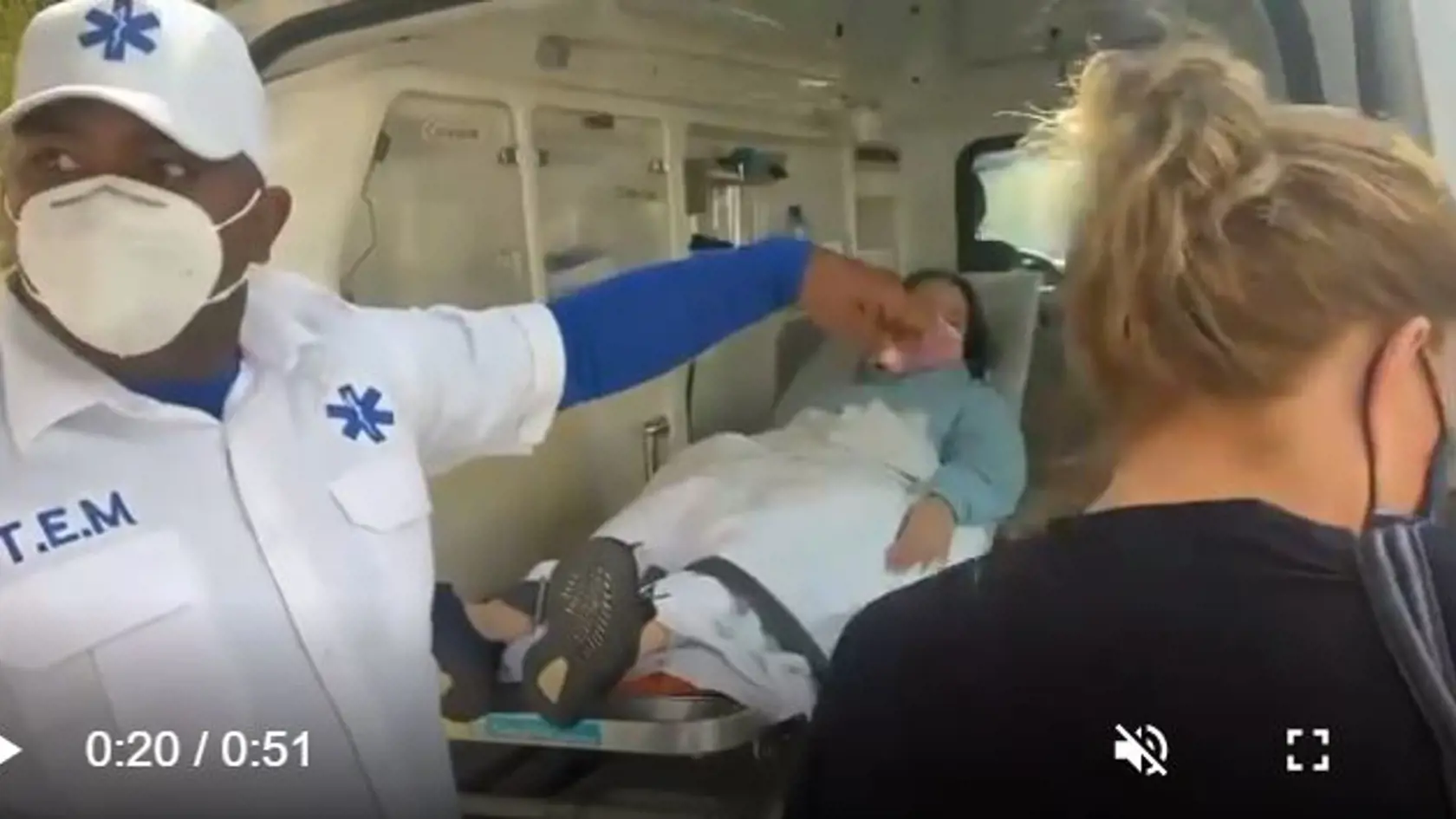 Dovolenka milionárov  Geissenovcov v Dominikánskej republike sa zmenila behom niekoľkých hodín na nočnú moru. Staršia z ich dcér Davina (18) sa počas pobytu necítila dobre. jej stav sa v priebehu pár hodín zhoršil natoľko, že ju museli sanitkou previezť do nemocnice.