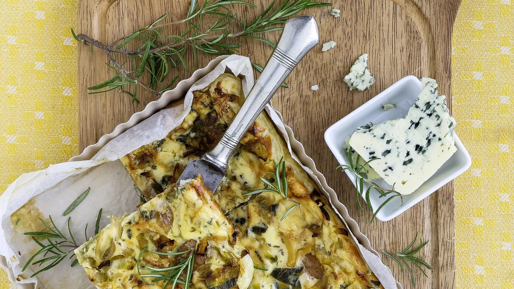 Pórikovo-rozmarínový quiche s gorgonzolou a špekáčikom musíte rozhodne vyskúšať!