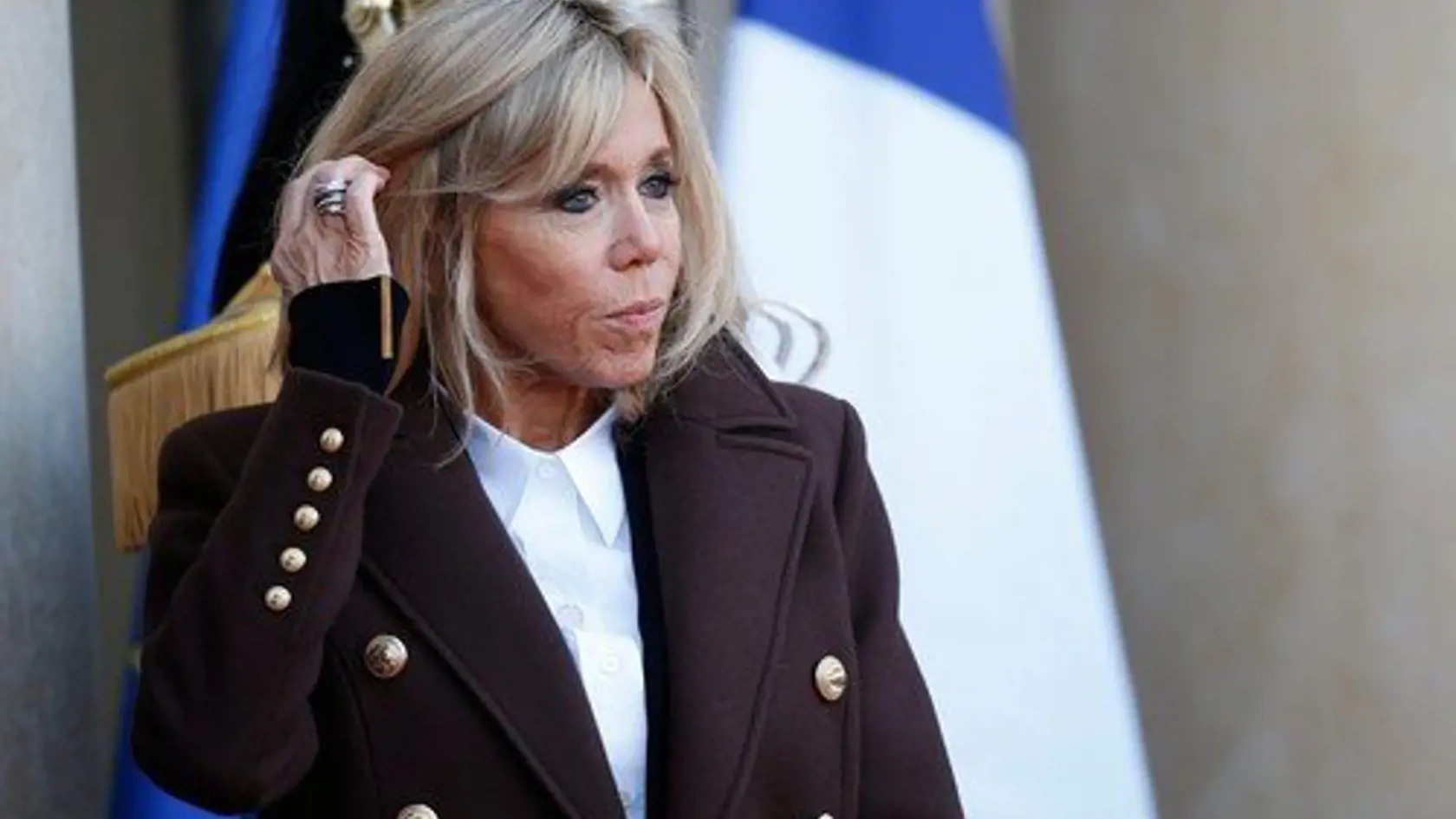 Brigitte majú v zuboch jej vlastní ochrankári. 