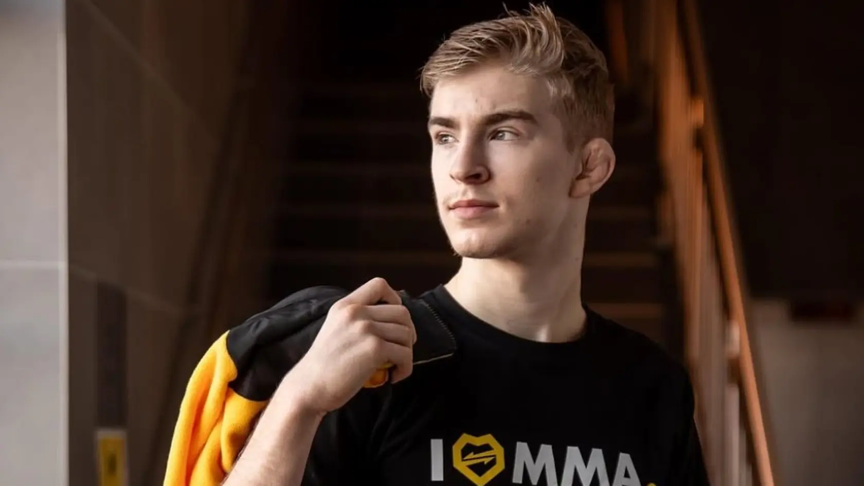 Český bojovník Oktagonu Jakub Batfalský sa uchádza o titul Muž roka