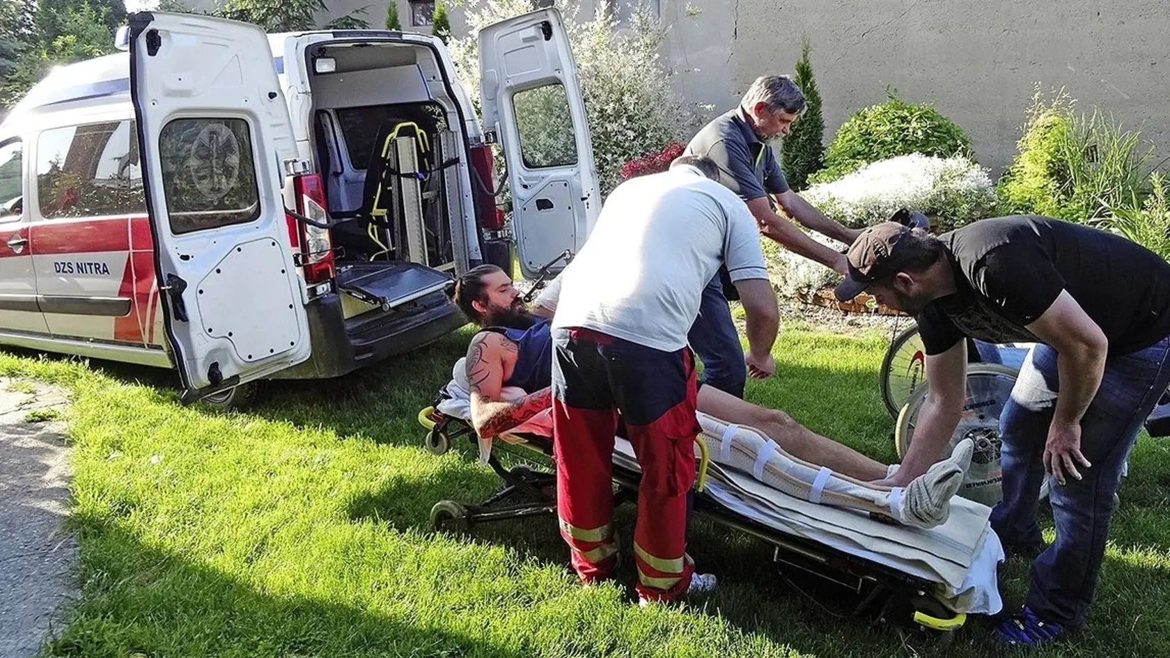 Ak máte nepohyblivého príbuzného, zistite si vopred, ako ho dostanete z vozidla do domu či bytu.