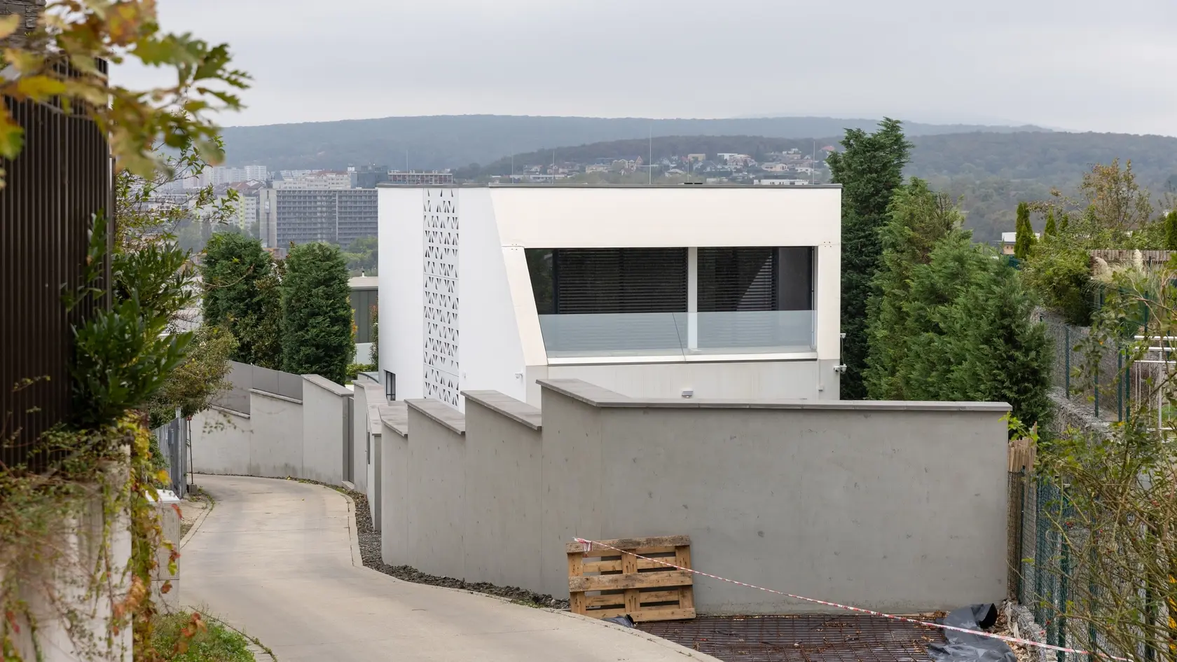2024. Zvyšky stavebnej konštrukcie zmizli len nedávno.