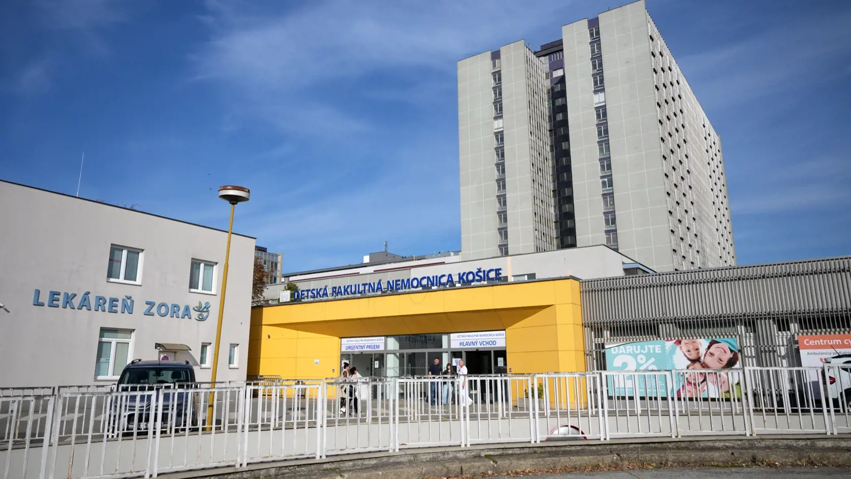 Snímka z cvičenia udalosti s hromadným postihutím osôb v Detskej fakultnej nemocnici v Košiciach 29. októbra 2024 na preverovanie traumatologických plánov. FOTO TASR – František Iván 