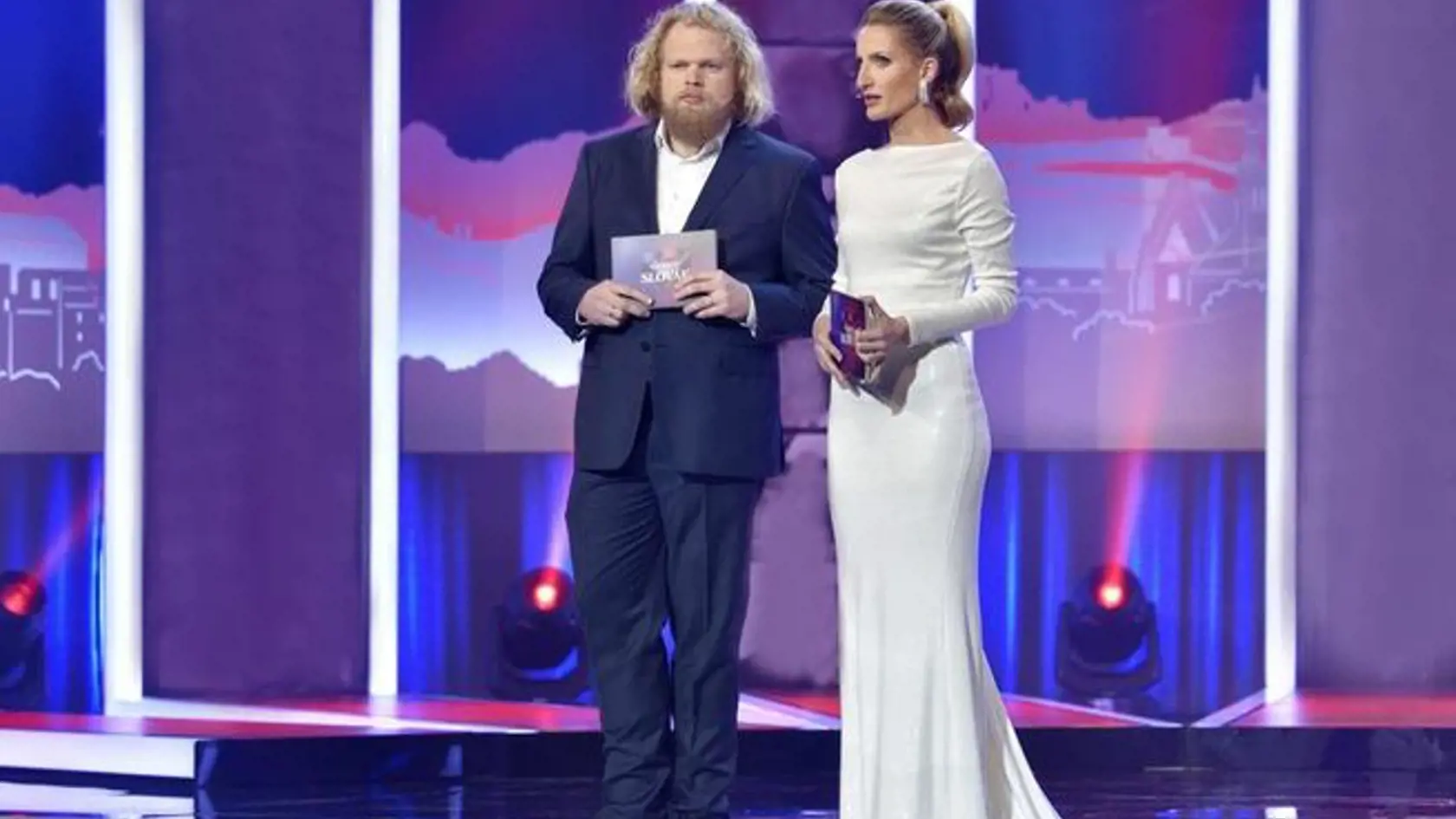 Moderátori galavečera Adela Vinczeová so Štefanom Chrappom