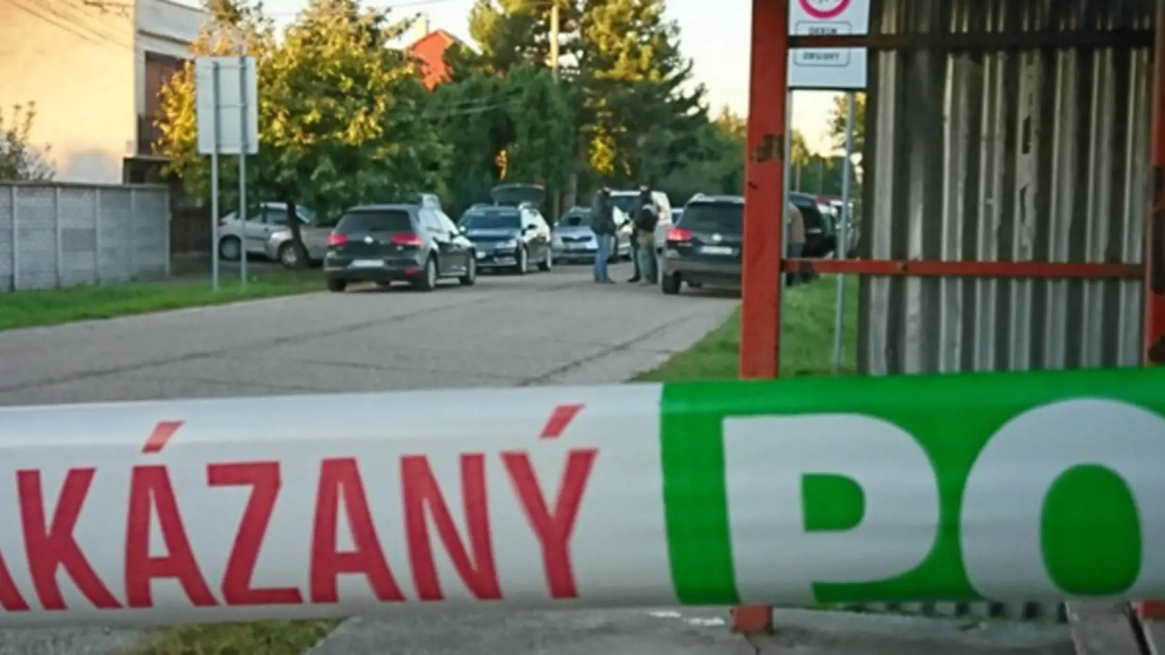 NAKA zasahuje v obci Kolárovo na juhu Slovenska.